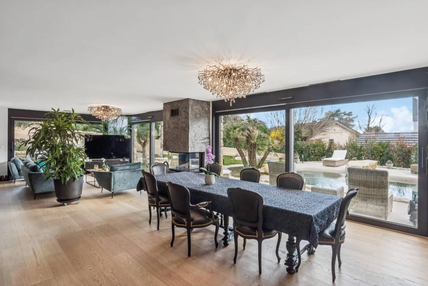 Propriété extraordinaire avec piscine et SPA - Photo 4 sur 13