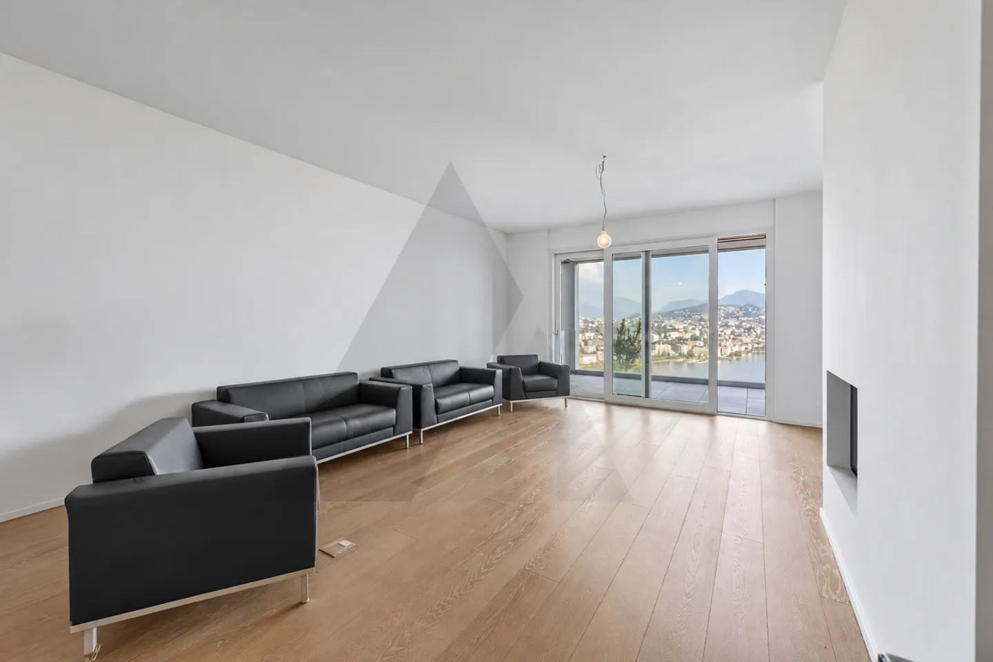 Elegant Apartment in Paradiso - Photo 11 of 19