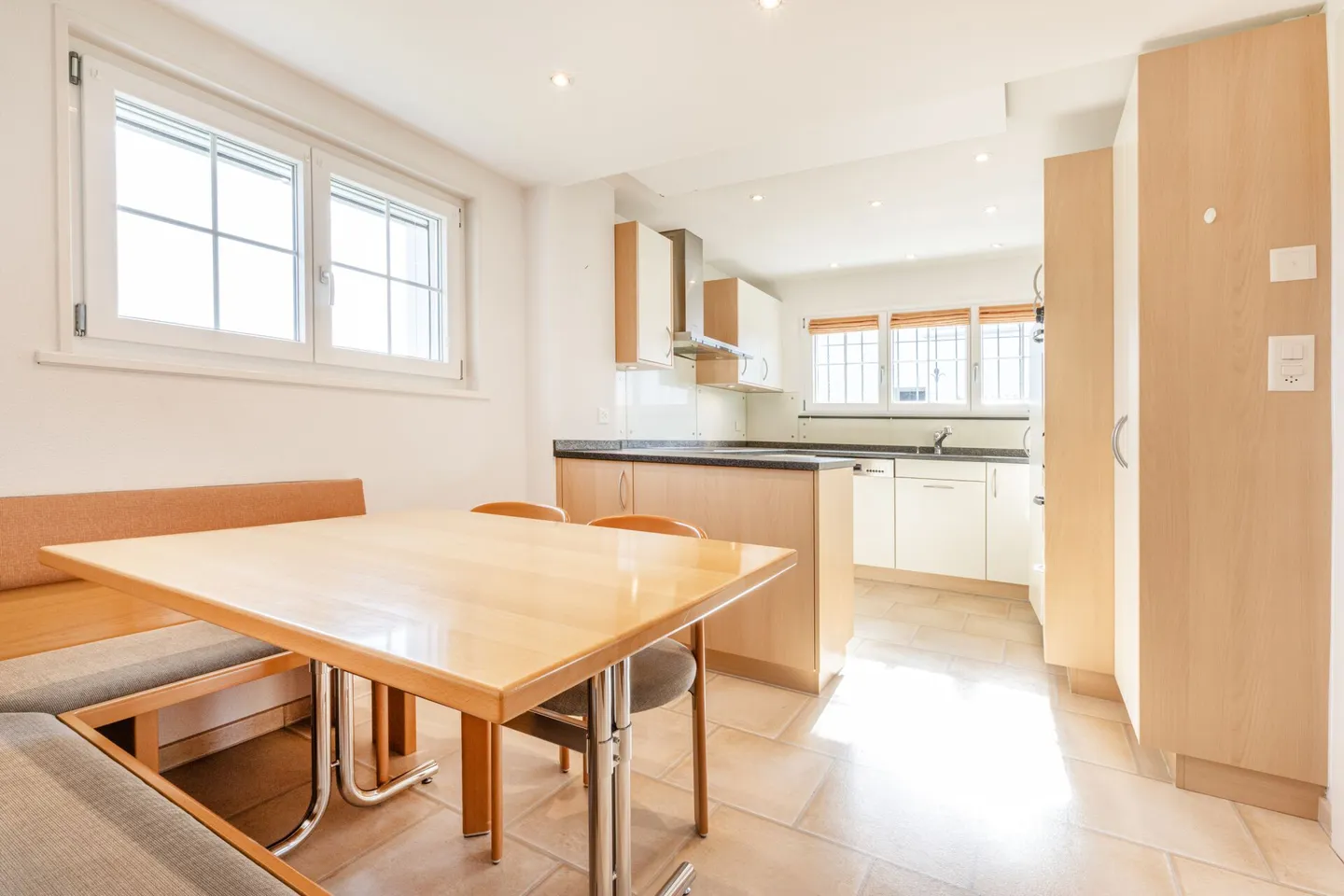 Maison individuelle de 3,5 pièces avec garage, véranda et vue imprenable sur la verdure - Photo 17 sur 31