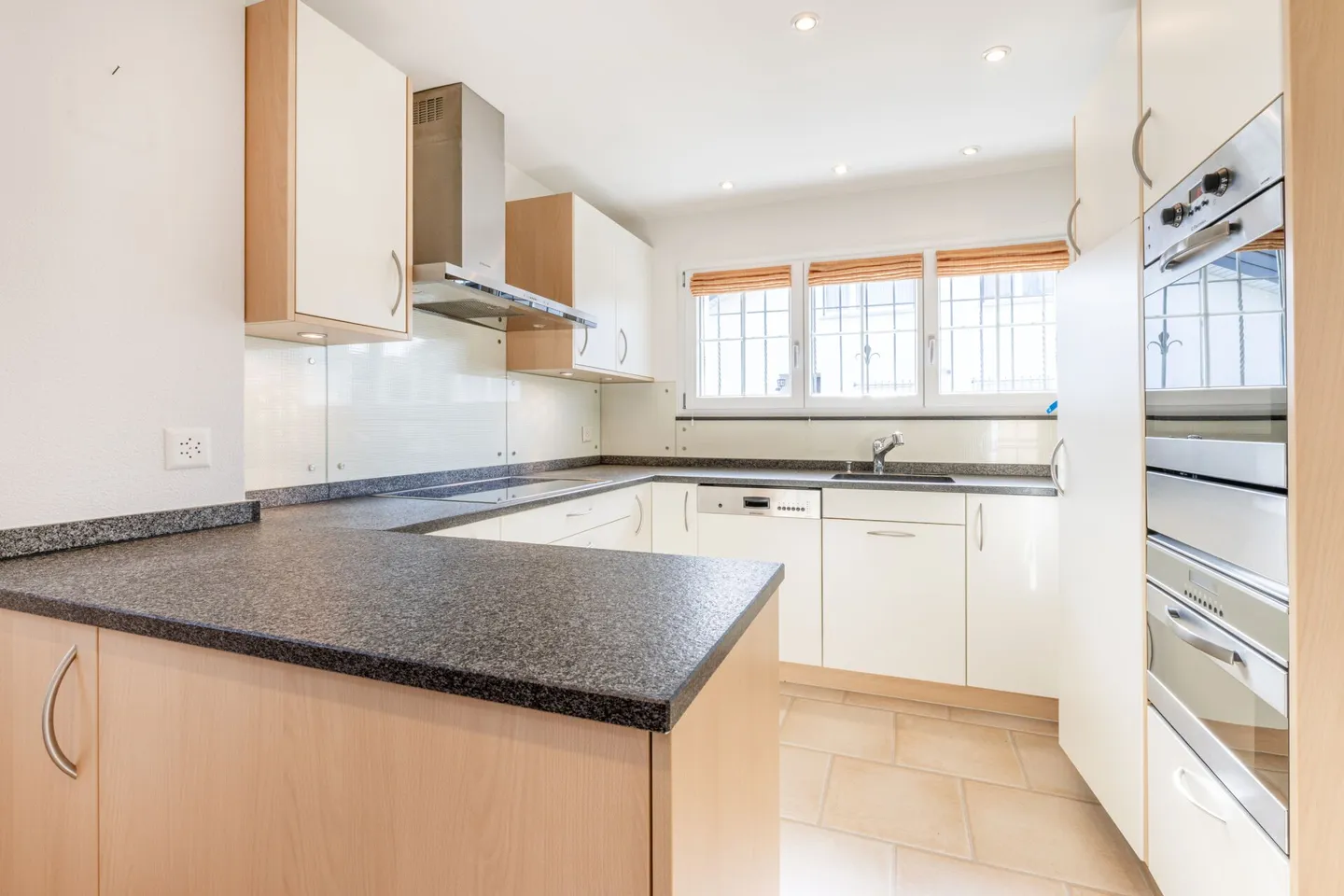 Maison individuelle de 3,5 pièces avec garage, véranda et vue imprenable sur la verdure - Photo 18 sur 31