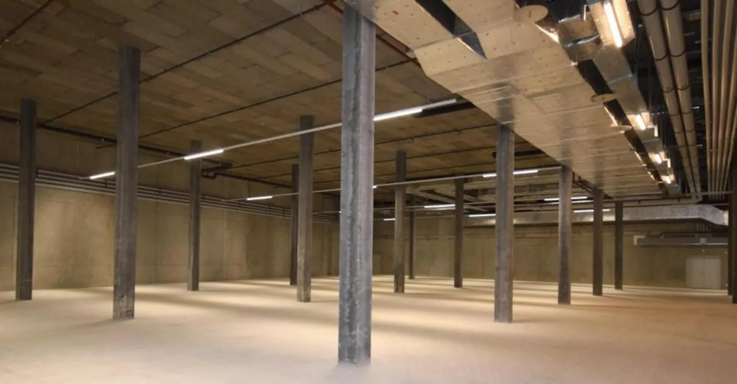 VERSOIX - Modern Storage Space of approx. 1,685 m² FOR RENT - Photo 4 of 8