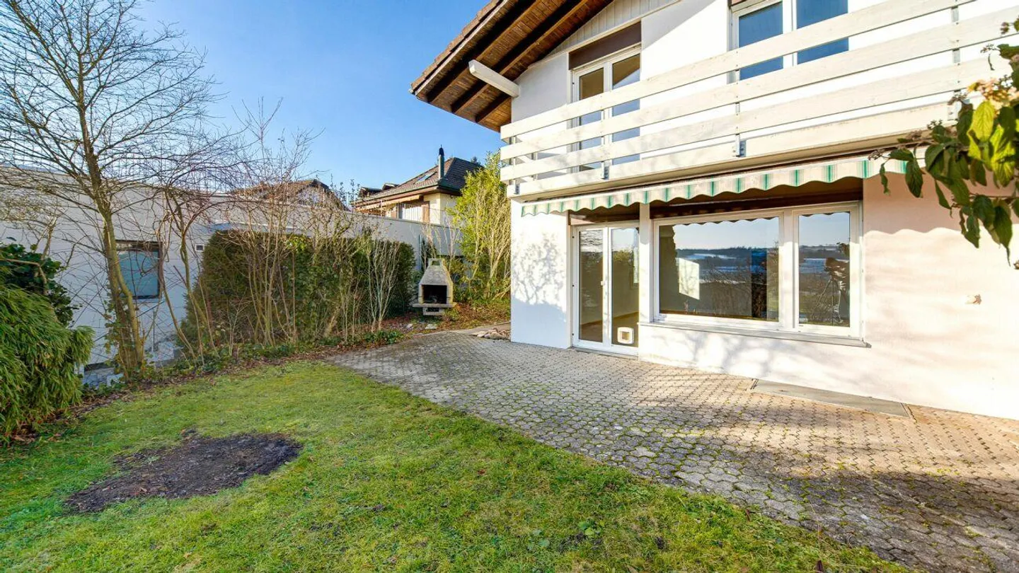 Casa angolare a schiera di 4,5 stanze in una posizione molto attraente e tranquilla - Foto 11 di 12