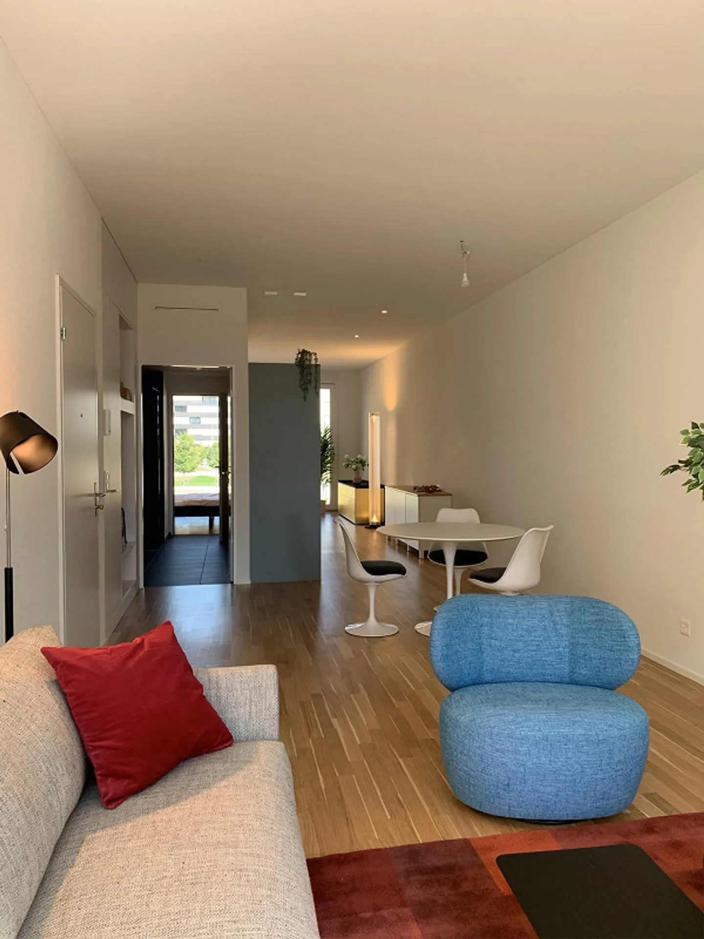 Urban Living: Modern 2.5 Room Loft Apartment in Basel - Photo 2 of 6