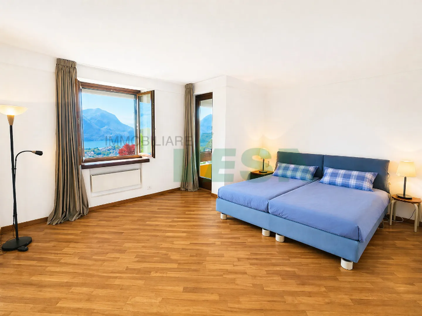 Villa élégante avec belle vue sur le lac dans une résidence exclusive avec piscine et tennis - Photo 6 sur 15