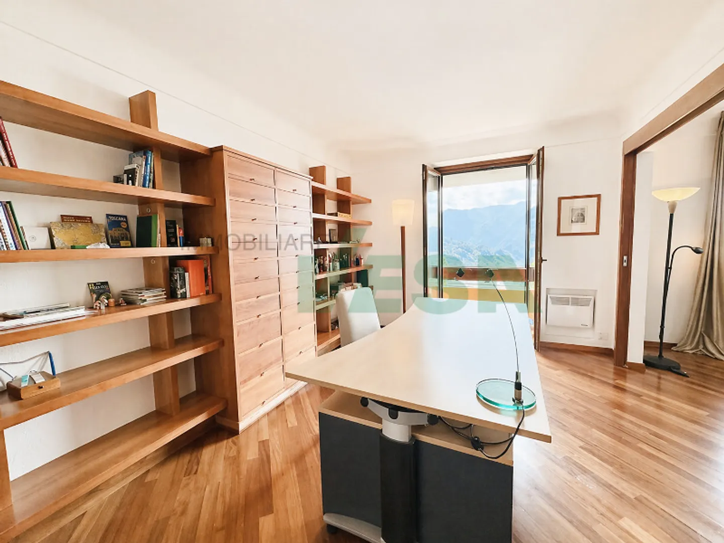 Villa élégante avec belle vue sur le lac dans une résidence exclusive avec piscine et tennis - Photo 11 sur 15