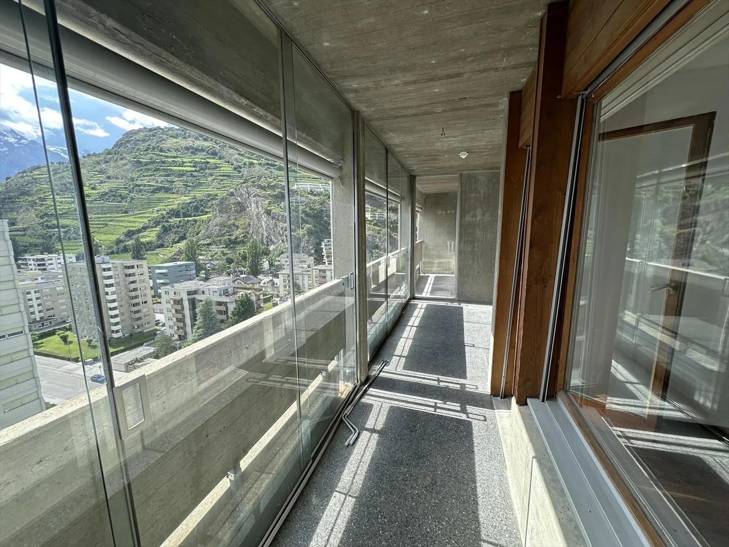 Sitten Ovest, appartamento 4.5 locali con vista panoramica al 13° piano - Foto 2 di 19