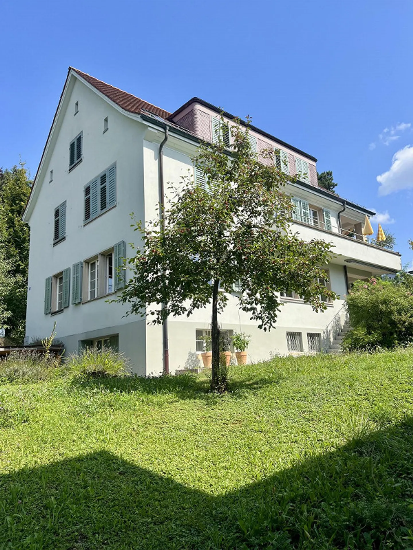 5.5 Room Maisonette Apartment in a Central Location in Winterthur - Photo 1 of 10