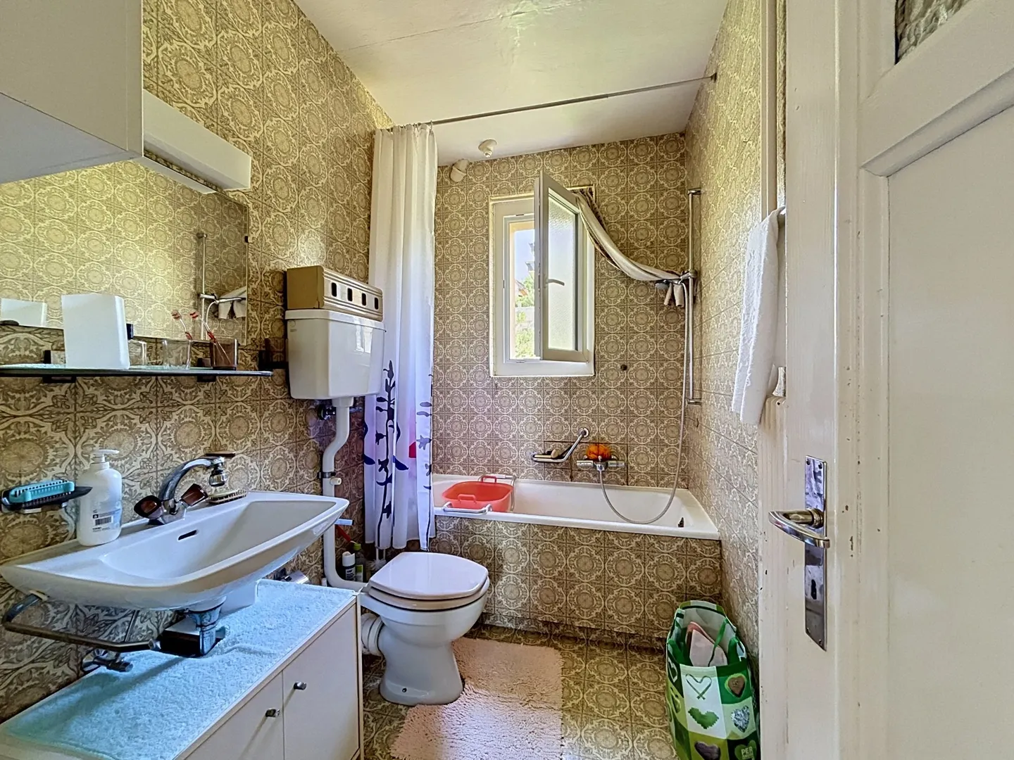 Investment Property with Lake View - Photo 6 of 9