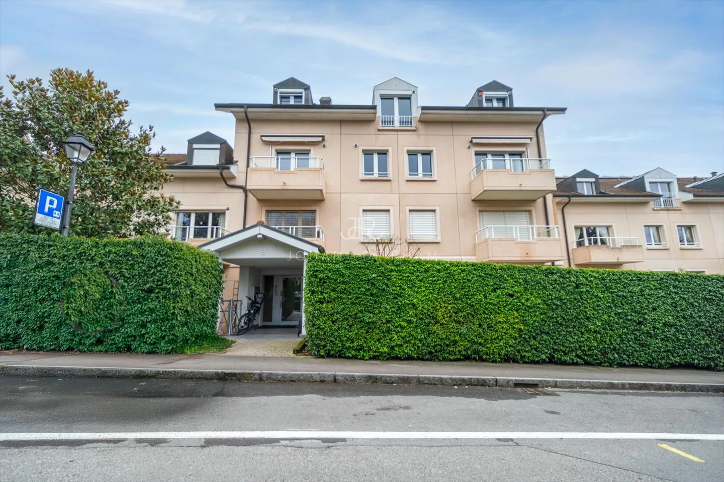Magnificent Prestige Apartment - Photo 1 of 13