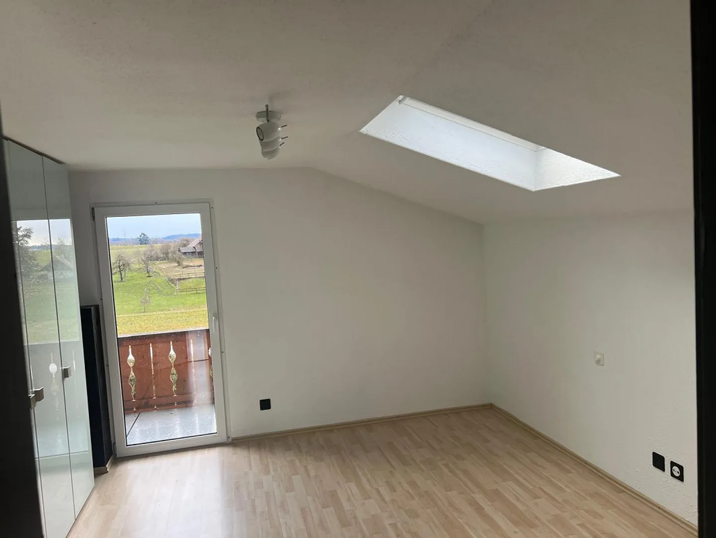 Bright and spacious apartment - Photo 1 of 7