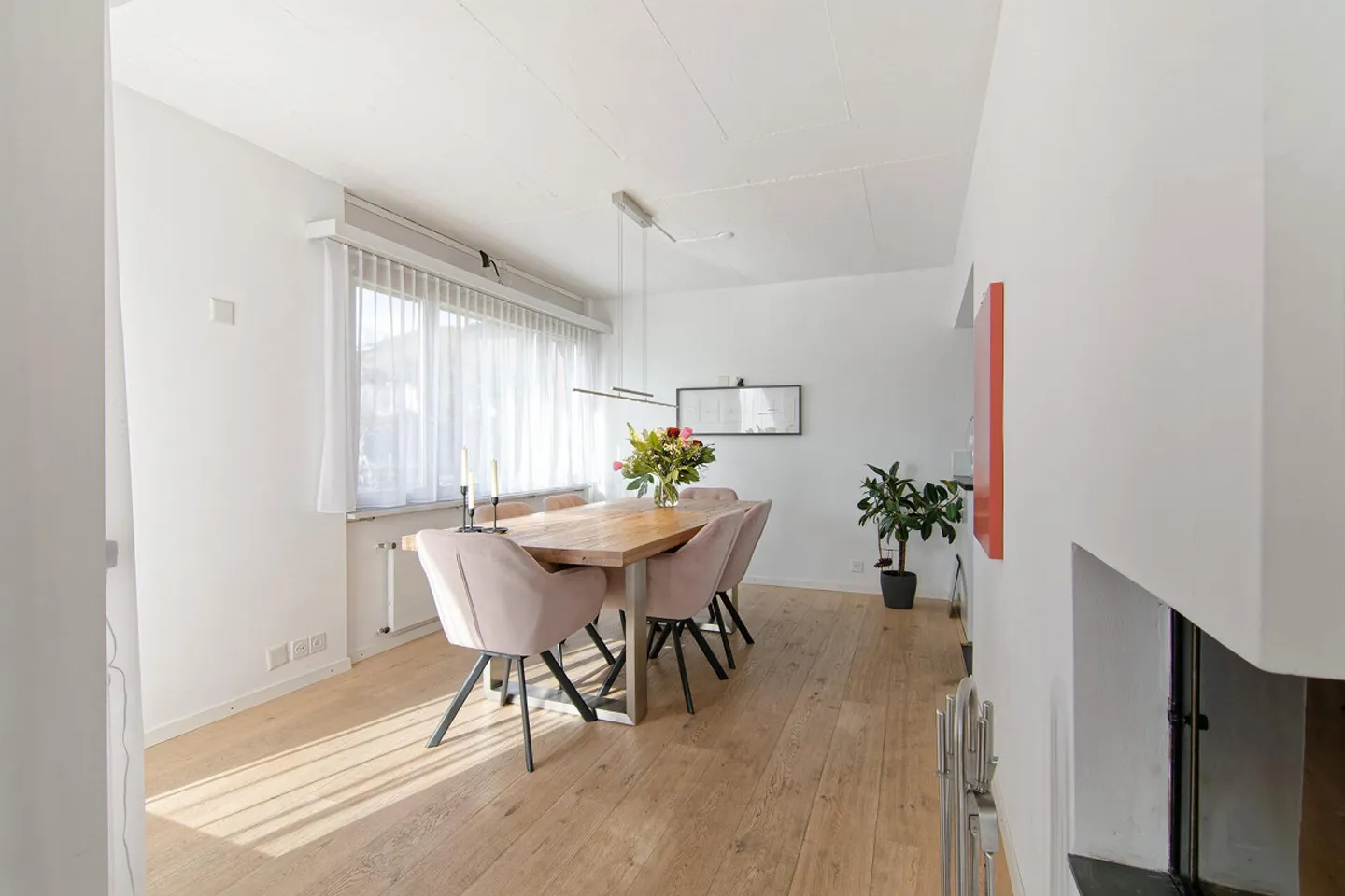 Geräumiges Familienhaus mit Garten - Foto 2 von 6