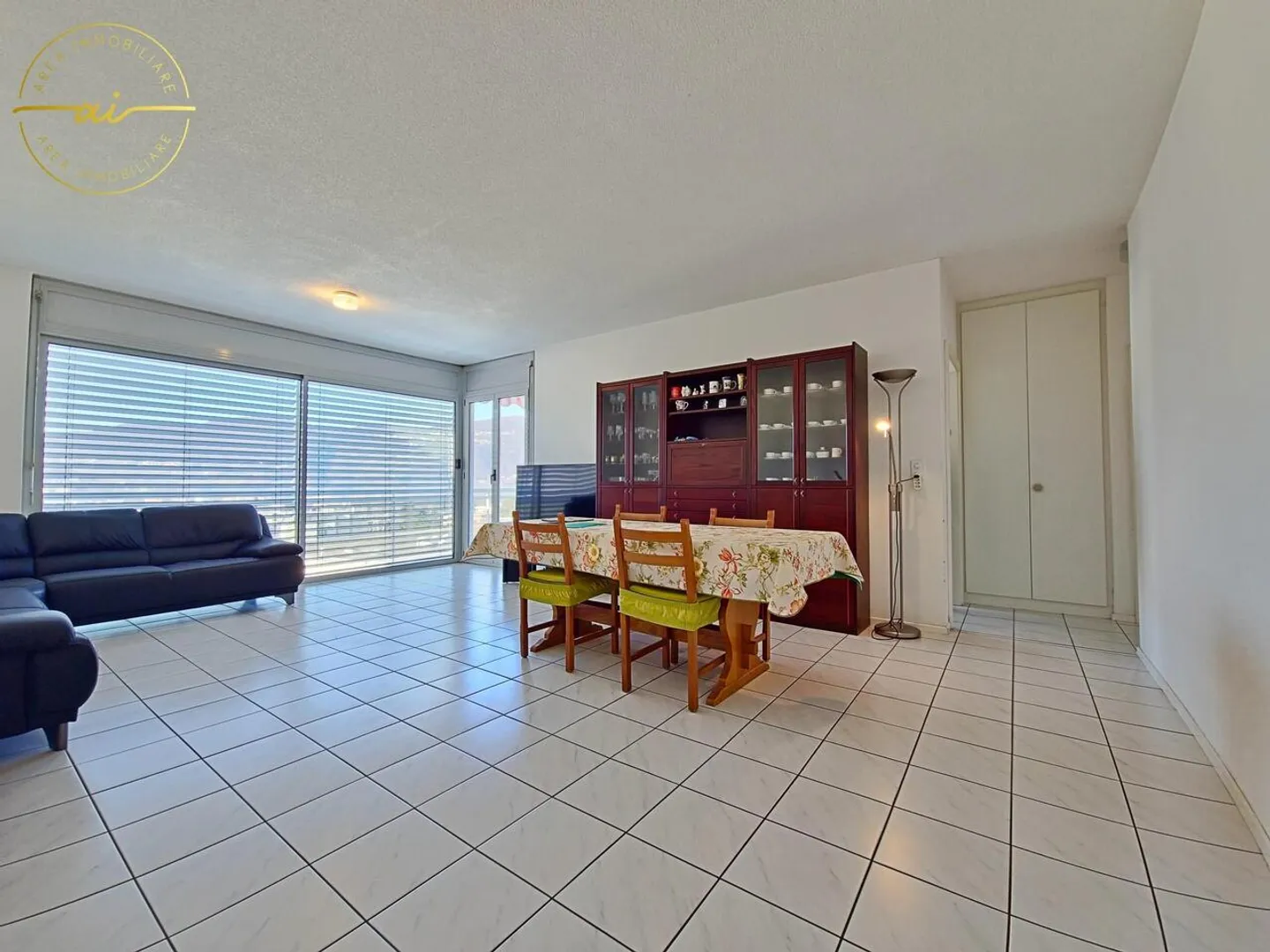 APPARTEMENT 4.5 PIÈCES AVEC TERRASSE ET VUE SUR LE LAC À MASSAGNO - Photo 6 sur 13