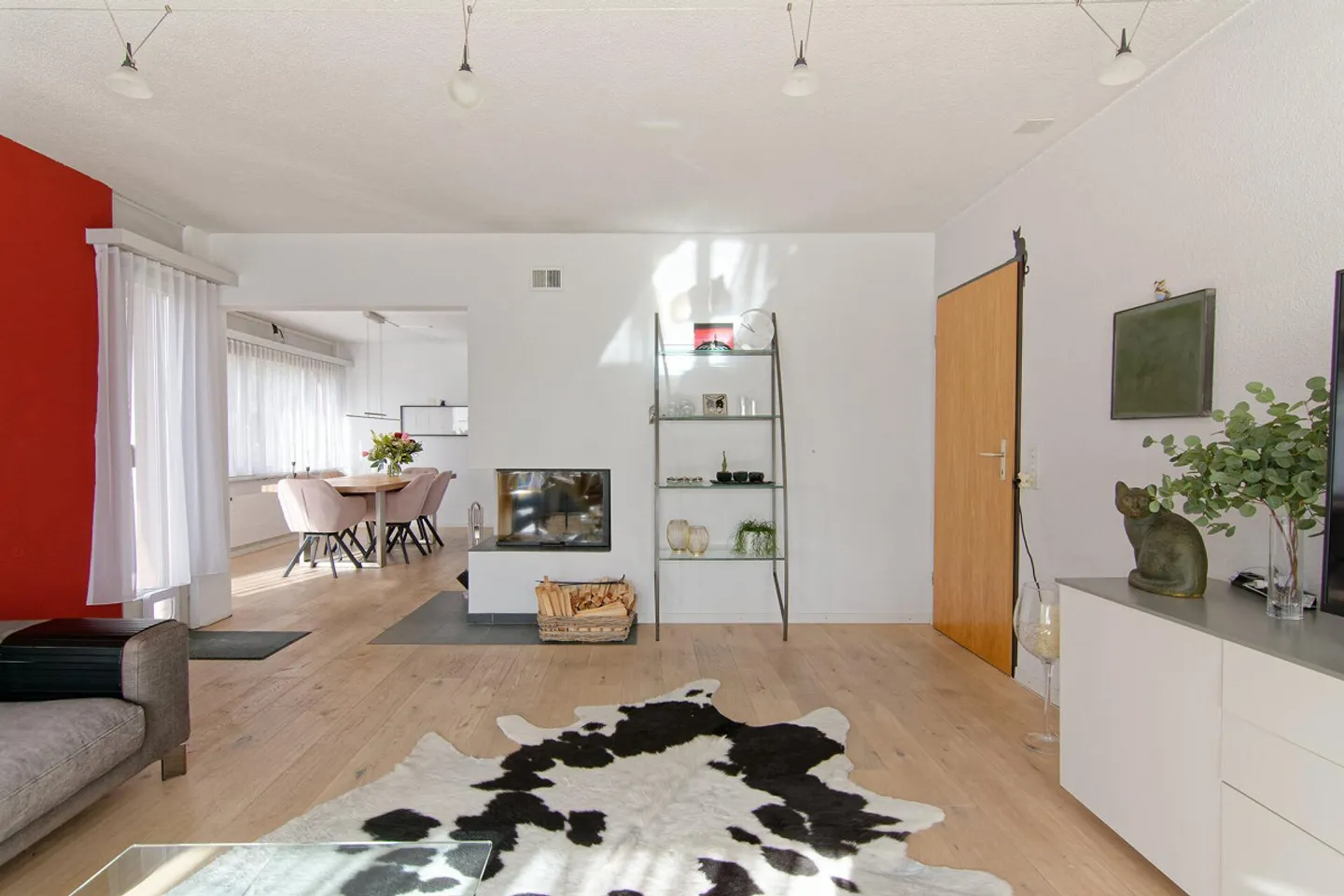 Geräumiges Familienhaus mit Garten - Foto 4 von 6