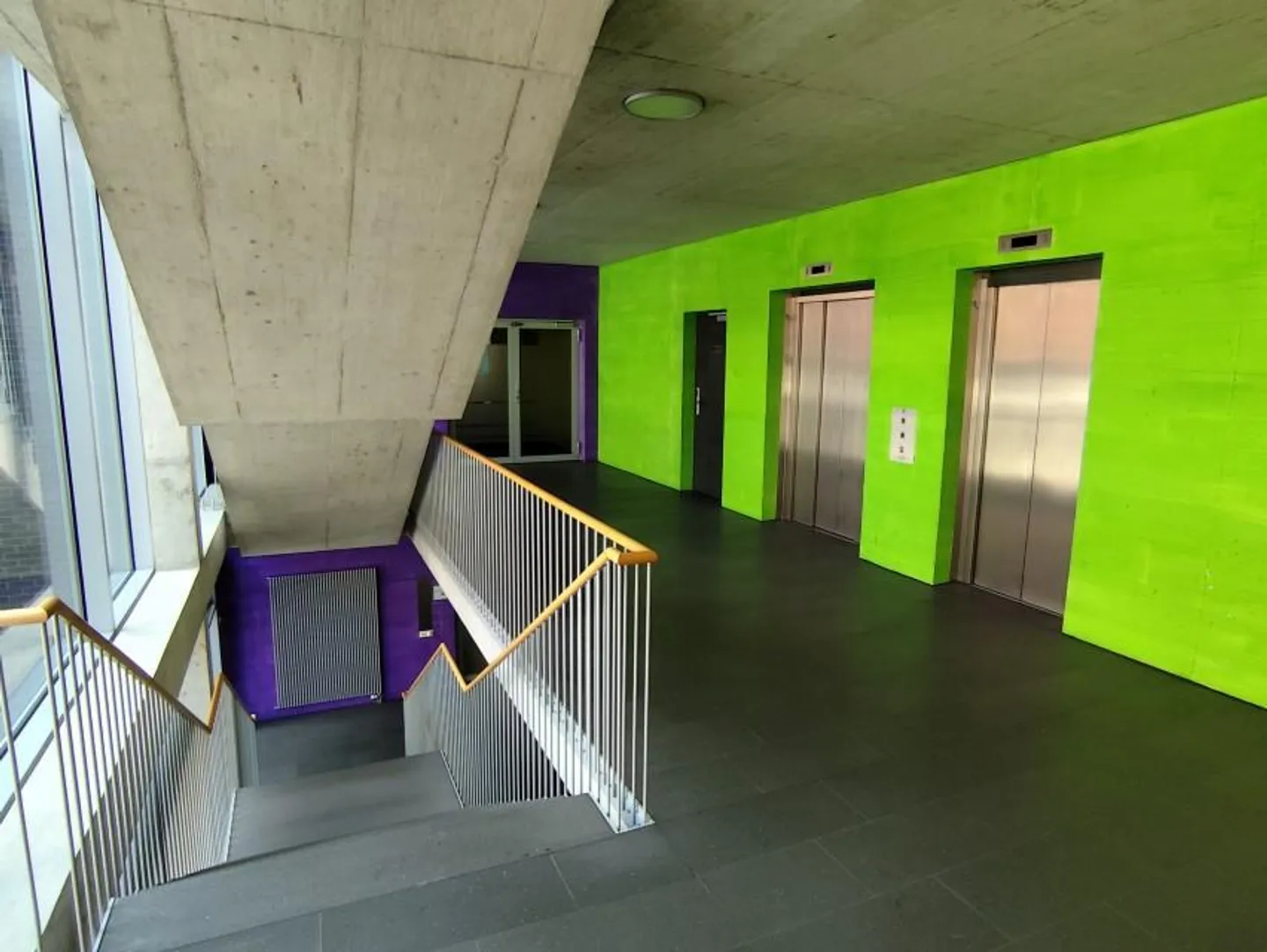 Uffici belli e di alta qualità nel quartiere di Brünig - Foto 3 di 5