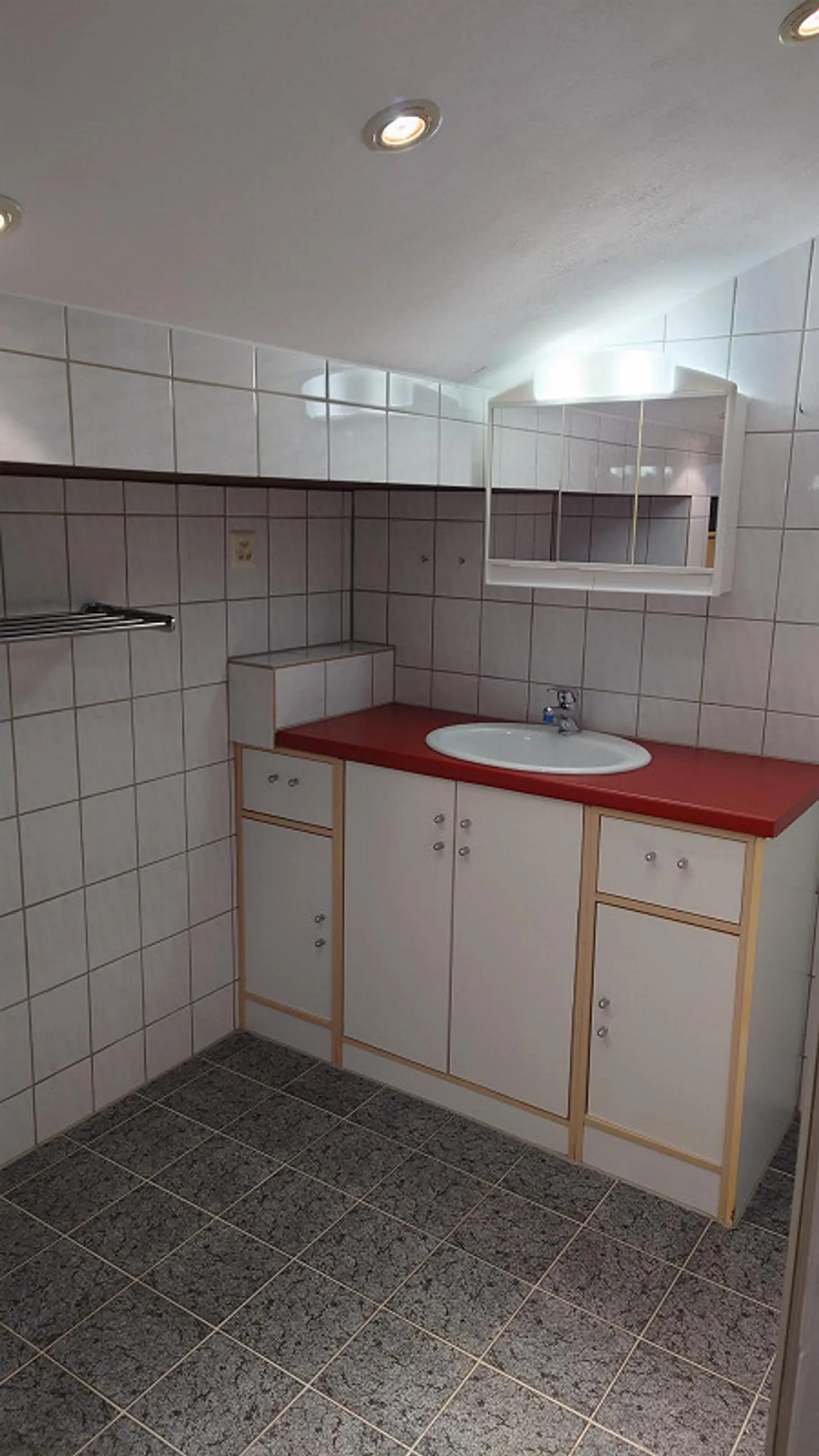 Bright and spacious apartment - Photo 3 of 7