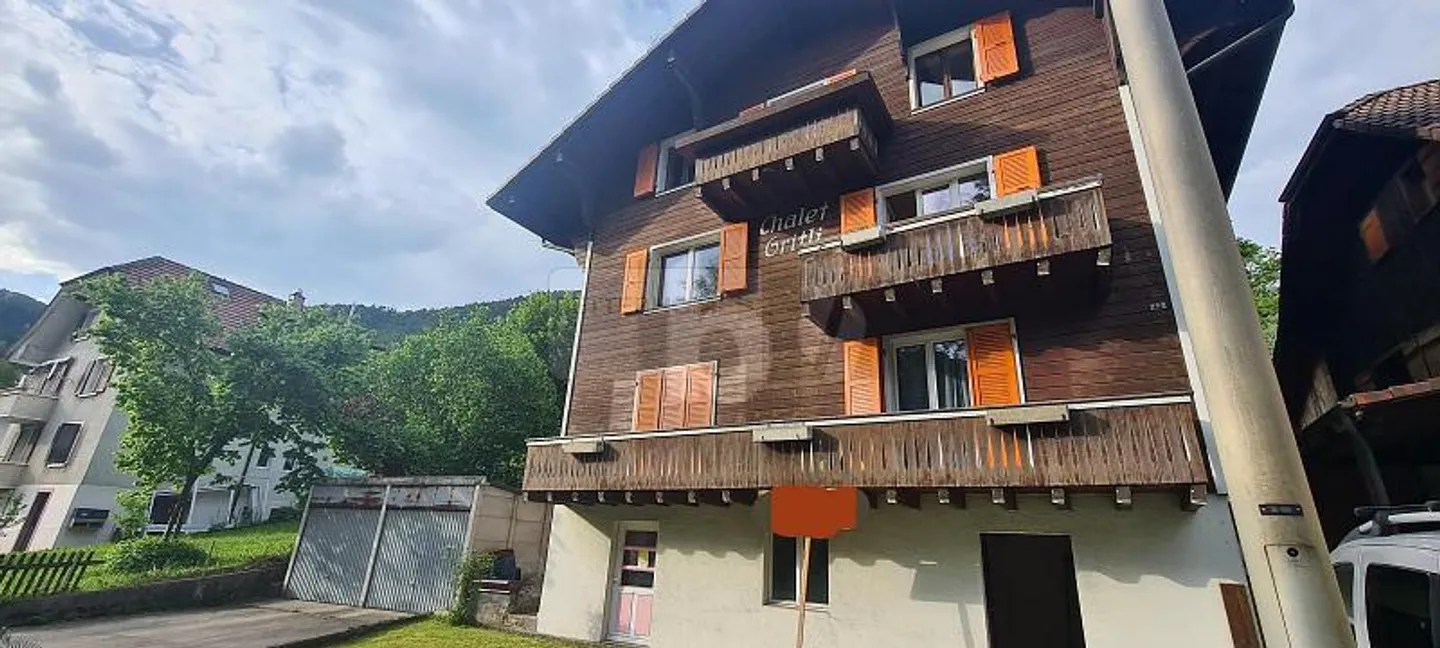 SPACIOUS, BRIGHT AND WITH A LARGE BALCONY - Photo 1 of 6