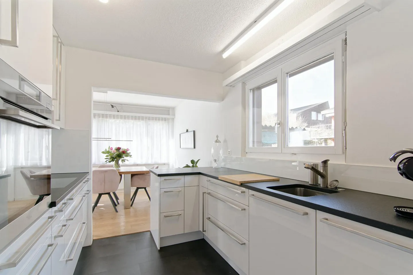 Geräumiges Familienhaus mit Garten - Foto 5 von 6