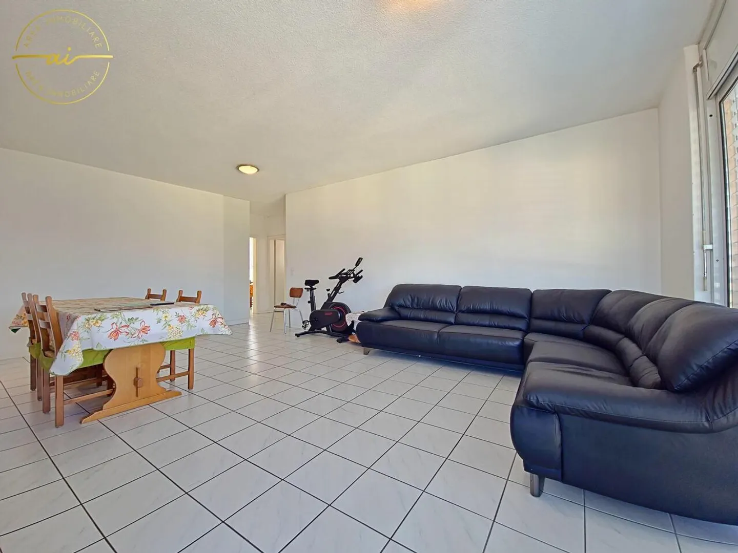 APPARTEMENT 4.5 PIÈCES AVEC TERRASSE ET VUE SUR LE LAC À MASSAGNO - Photo 8 sur 13