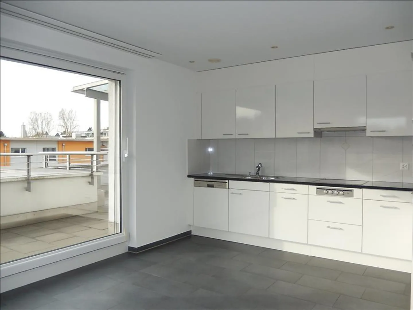 Appartamento attraente di 3,5 stanze in una posizione centrale! - Foto 4 di 11