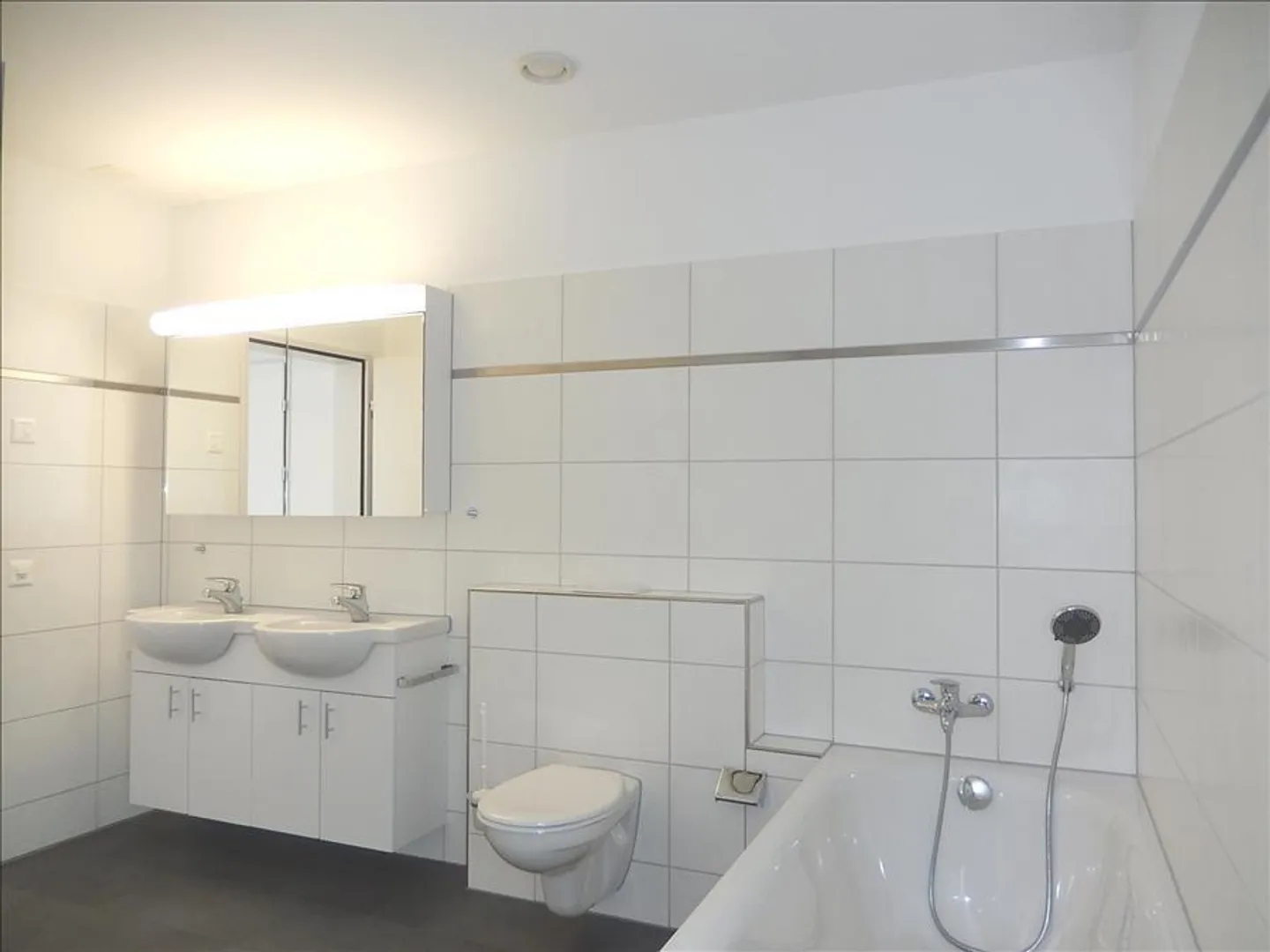 Appartamento attraente di 3,5 stanze in una posizione centrale! - Foto 5 di 11