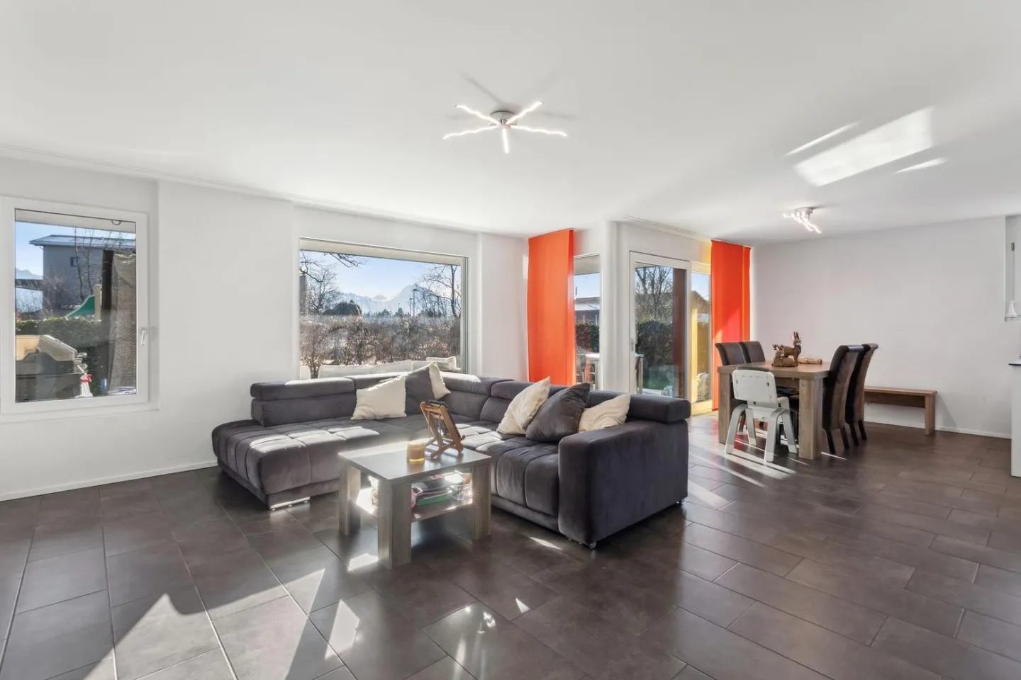 Magnifique appartement de 5,5 pièces au rez-de-chaussée - Photo 1 sur 7