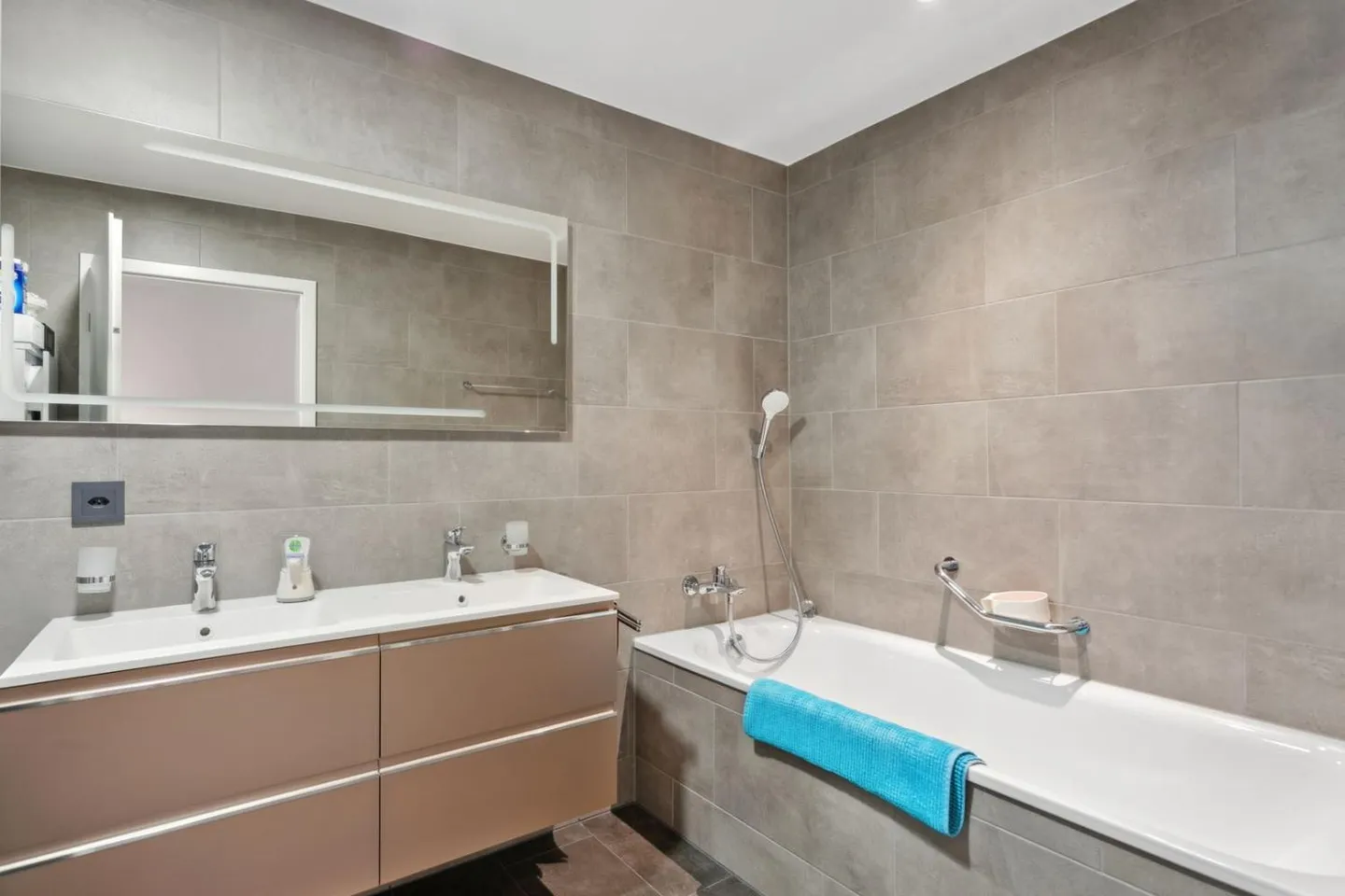 Magnifique appartement de 5,5 pièces au rez-de-chaussée - Photo 7 sur 7
