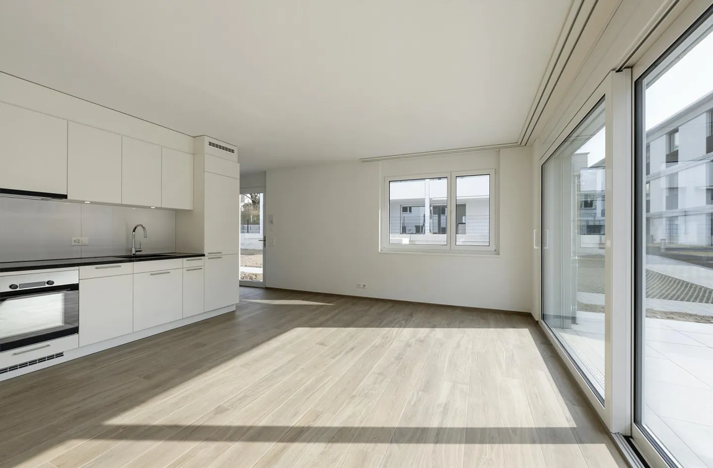 Modern 2.5 Room Apartment in a Central Location - Photo 4 of 8