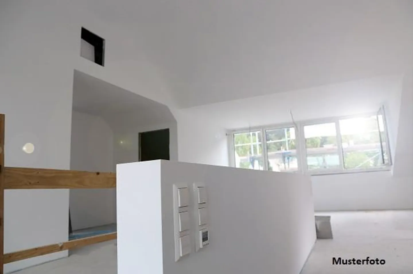 4.5-Room Maisonette Apartment - Photo 1 of 13