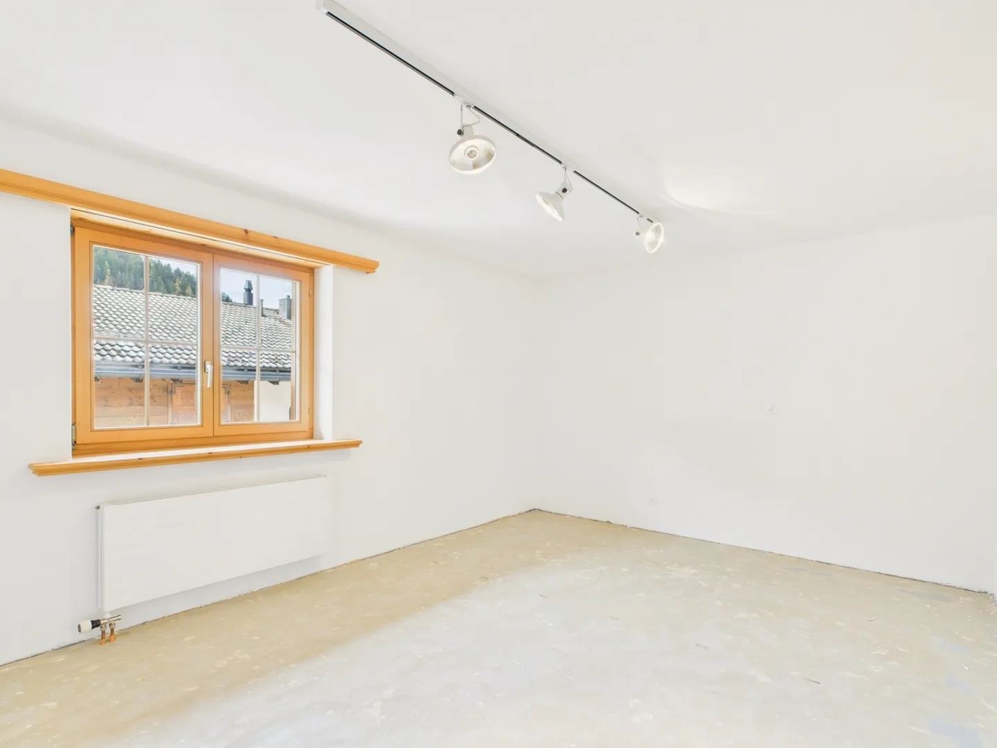 Luminoso appartamento di 4,5 stanze con camino a Klosters - residenza principale e secondaria possibile - Foto 6 di 13