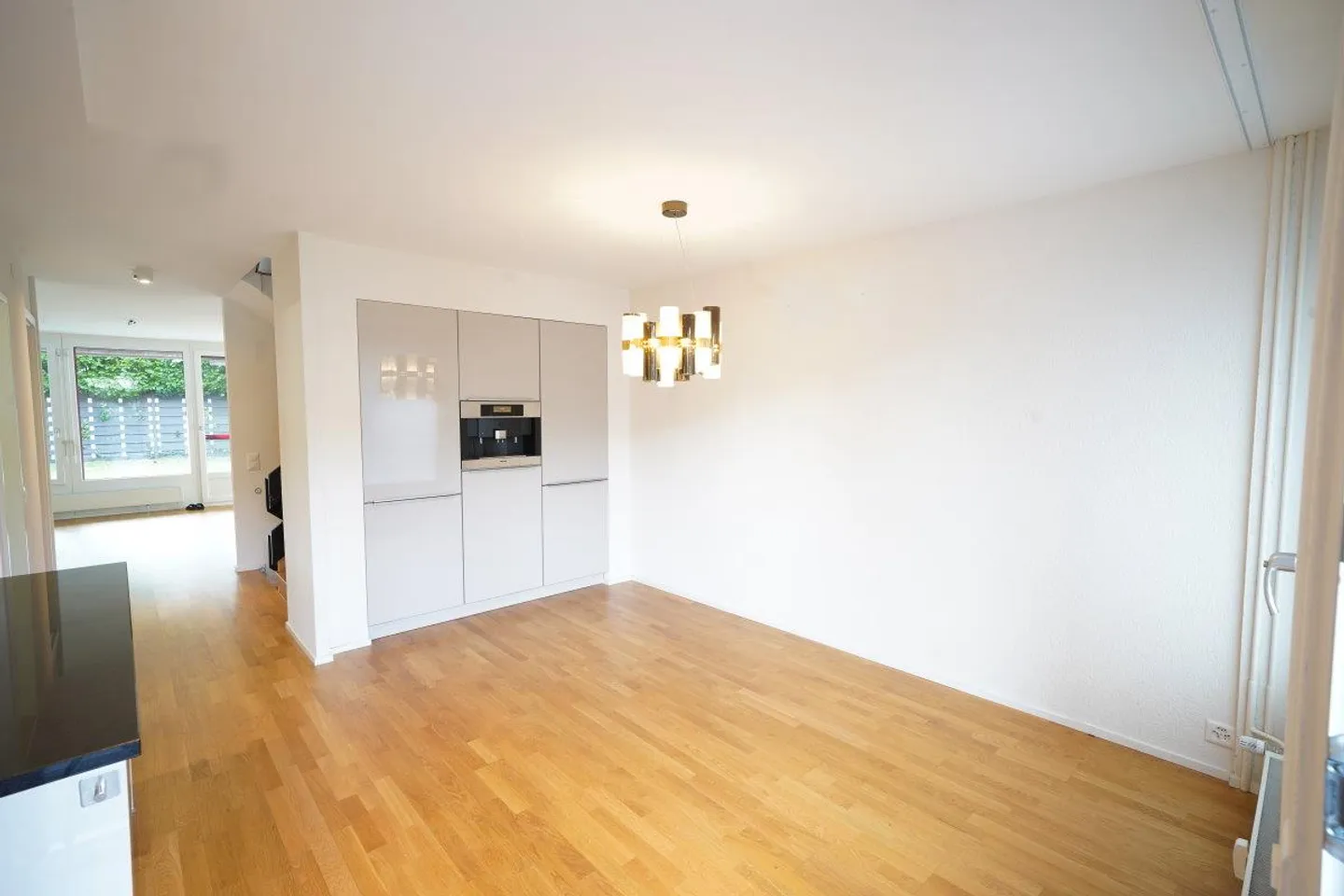 Stepped house for sale - Photo 3 of 10