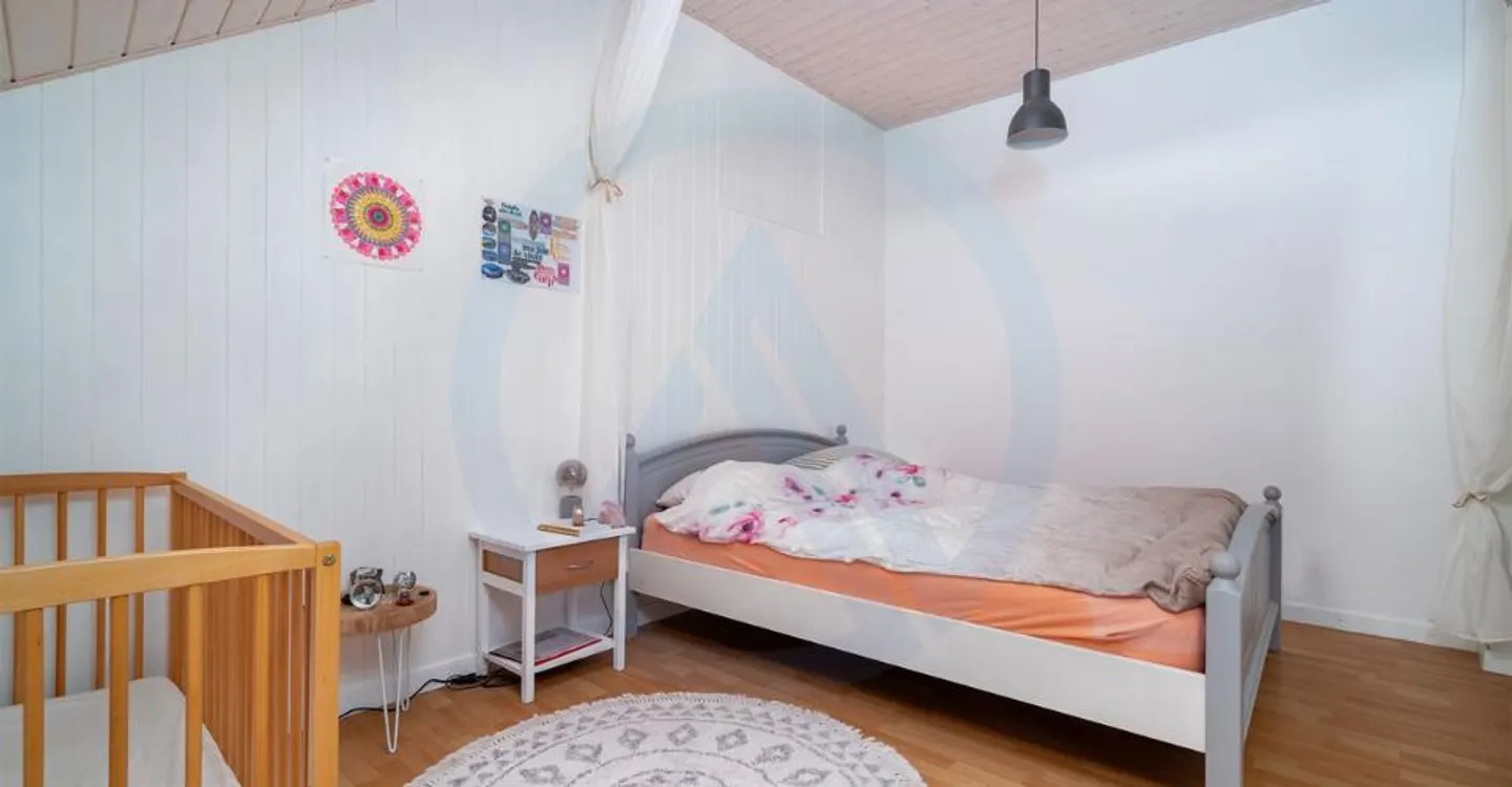 Grande casa in assoluta tranquillità con un magnifico giardino di fronte al Moléson - Foto 7 di 13