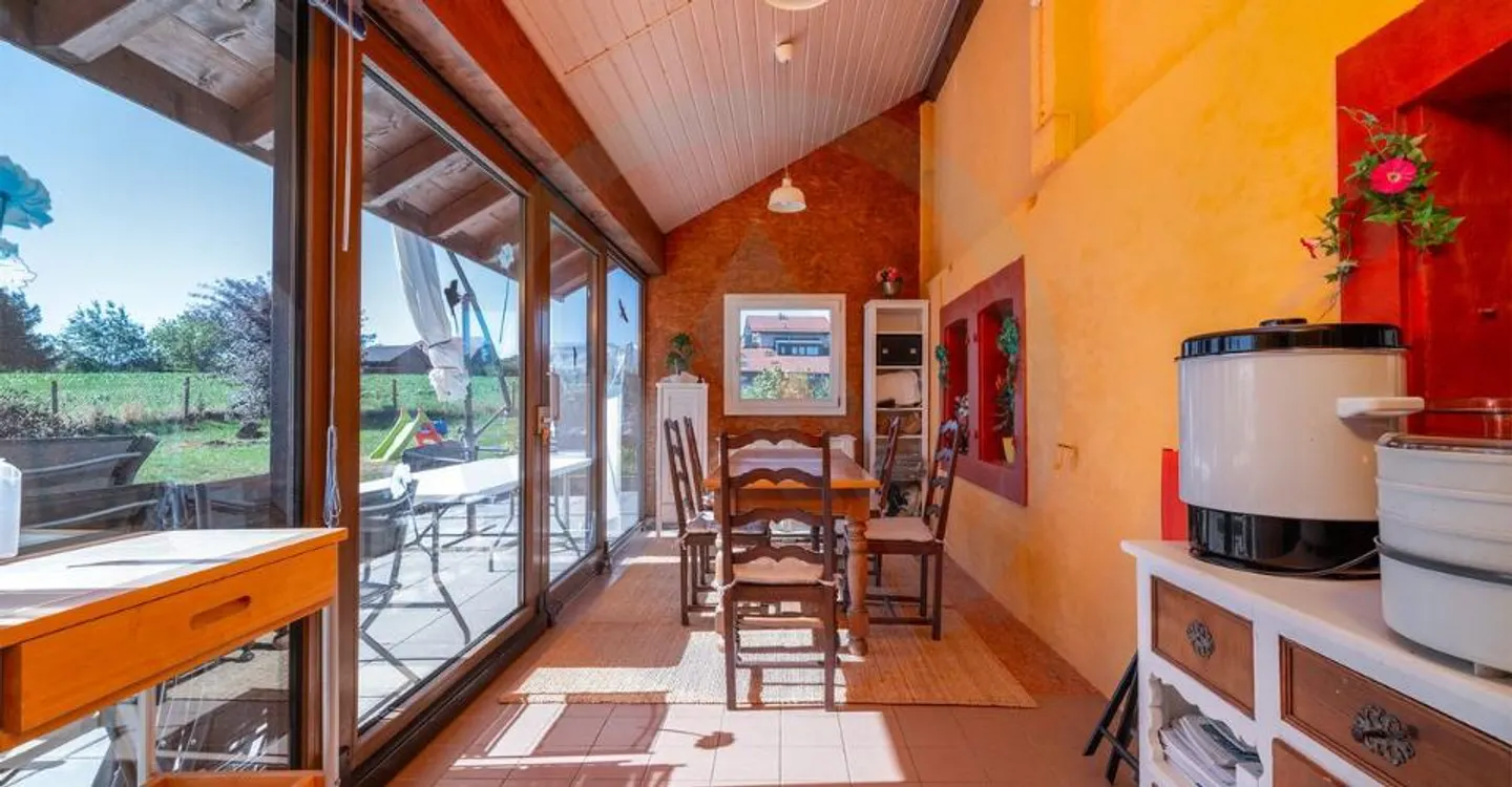 Grande casa in assoluta tranquillità con un magnifico giardino di fronte al Moléson - Foto 12 di 13