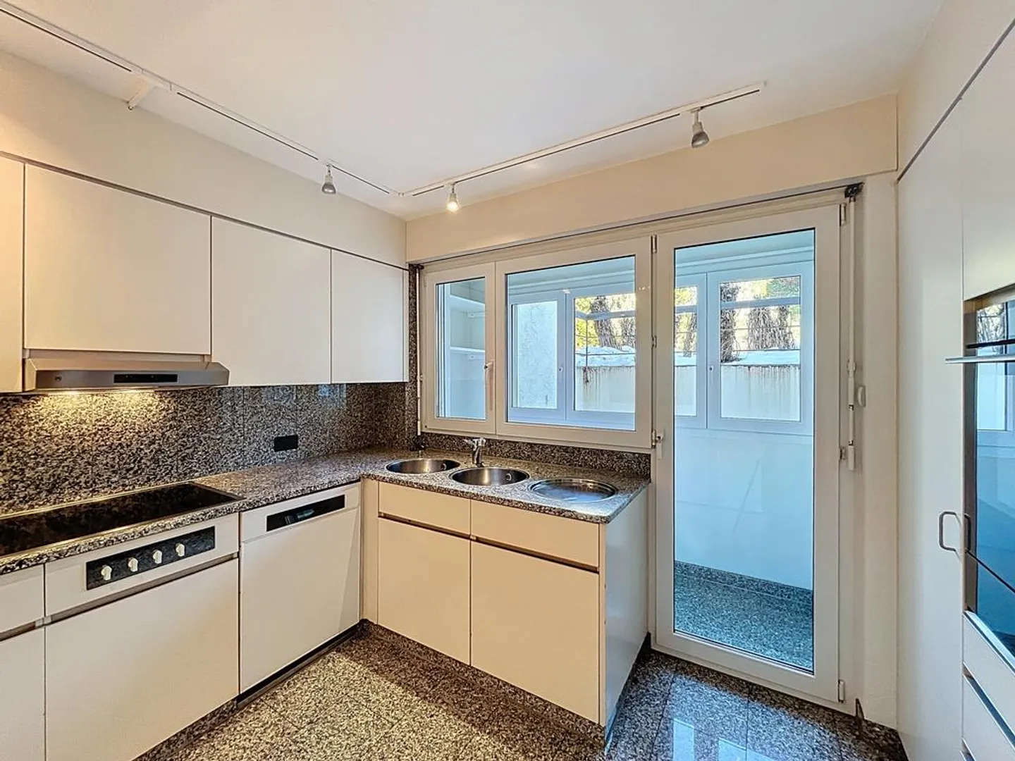 Temporary, bright and spacious 4.5-room apartment in 8700 Küsnacht - Photo 2 of 12