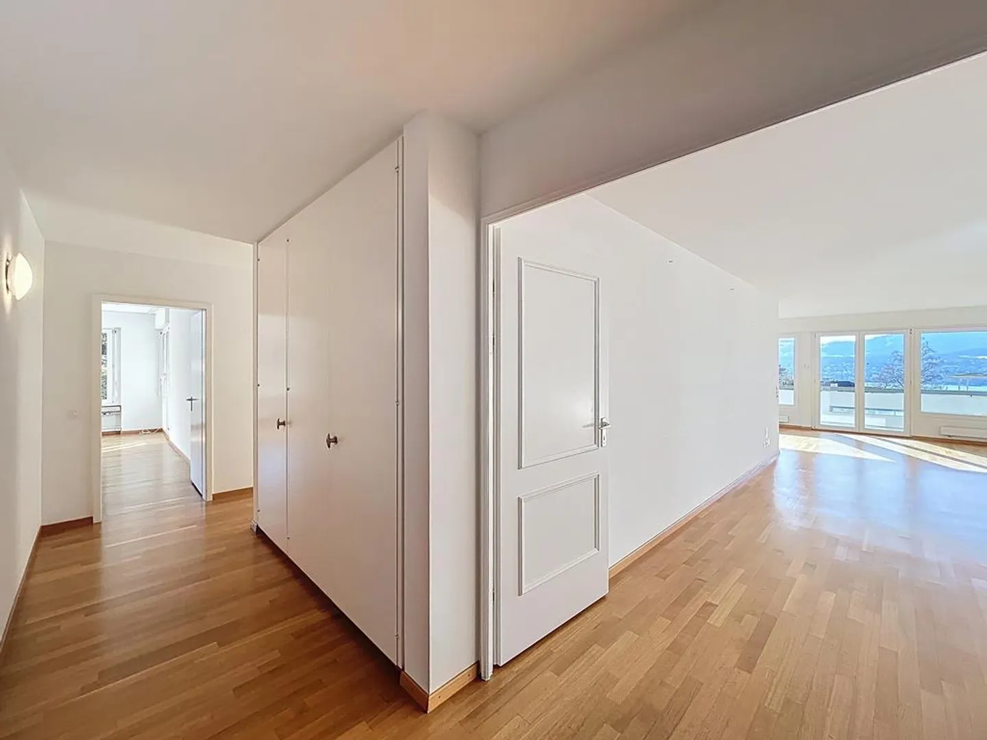 Temporary, bright and spacious 4.5-room apartment in 8700 Küsnacht - Photo 3 of 12