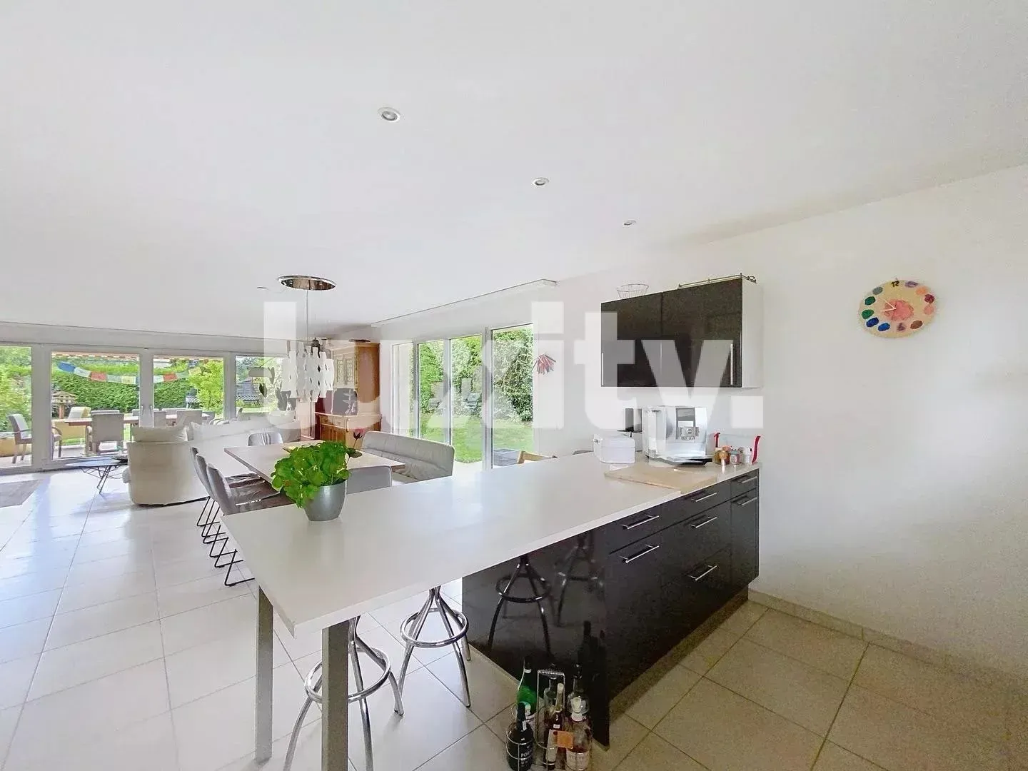 Furnished House for Rent? 4 to 8 Months? 7-Minute Walk from Coppet Train Station - Photo 4 of 8