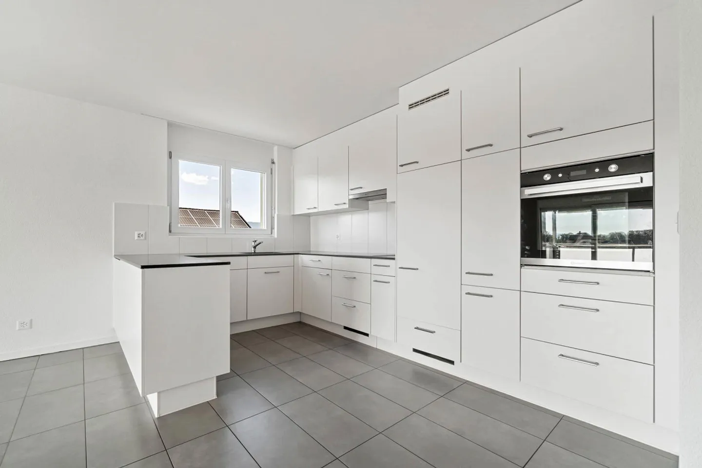 Appartamento 3.5 stanze nel cuore di Busswil - Foto 2 di 6