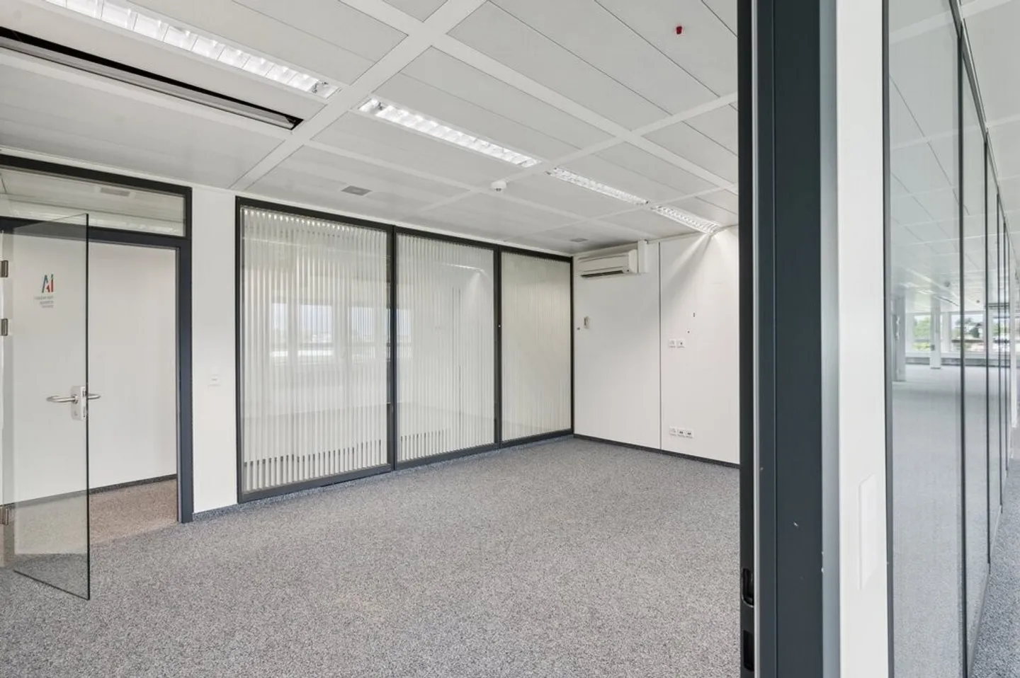 "Attraktiver Büroraum in Rotkreuz" - Foto 9 von 12