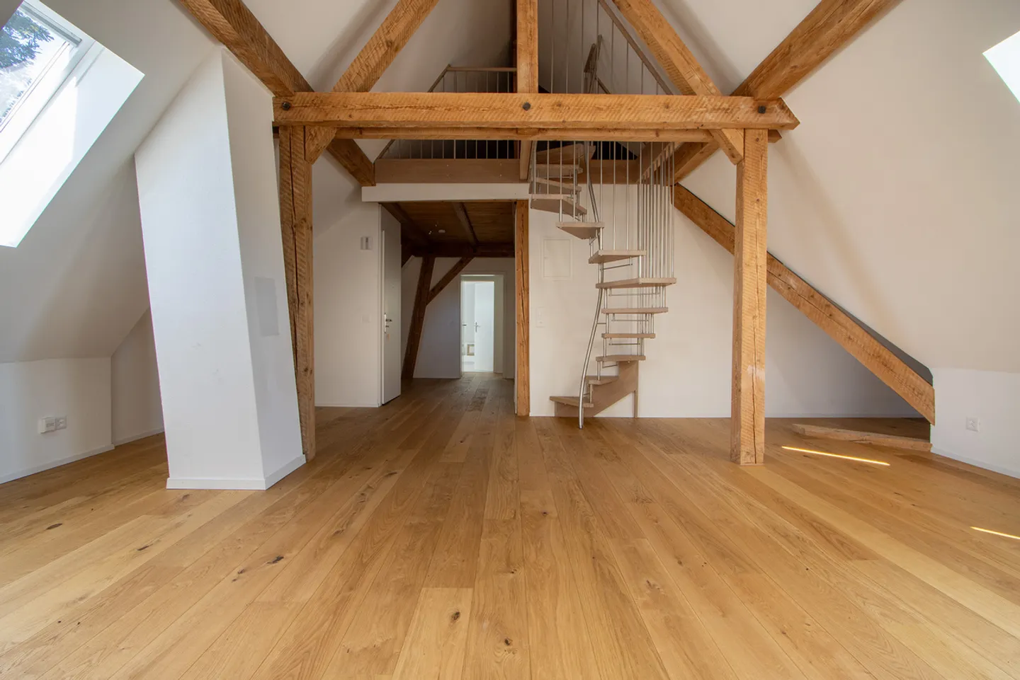 Appartement mansardé confortable à louer / 1 mois de loyer offert - Photo 1 sur 6