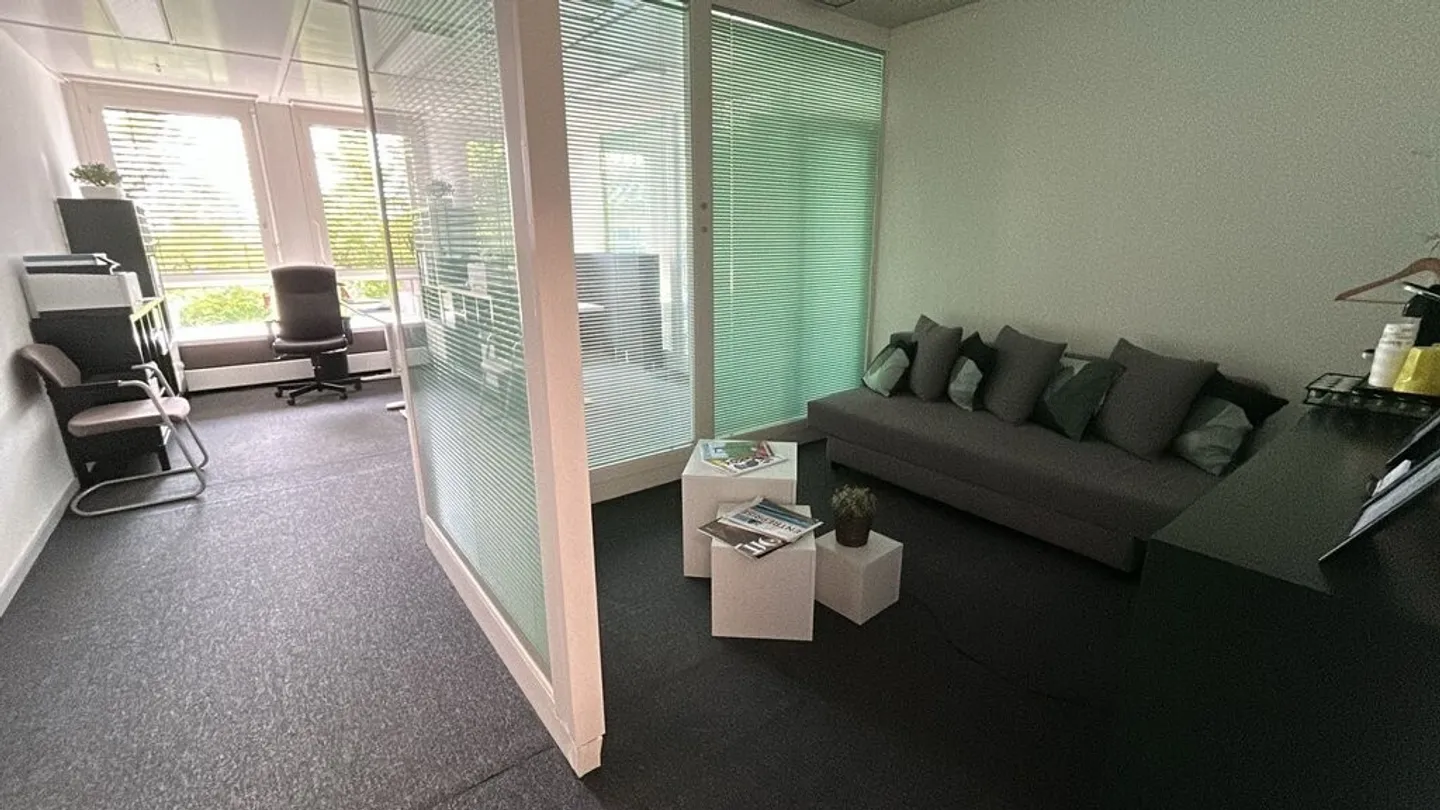 Superficie Ufficio 60 m2 - 3° piano - Foto 2 di 4