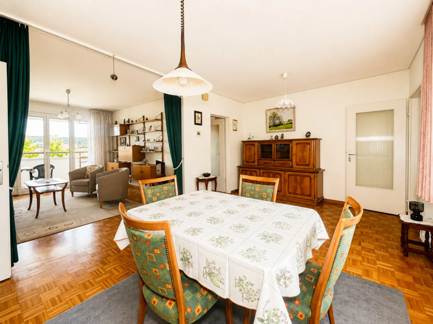 Bright 5-room apartment with balcony - Photo 4 of 17