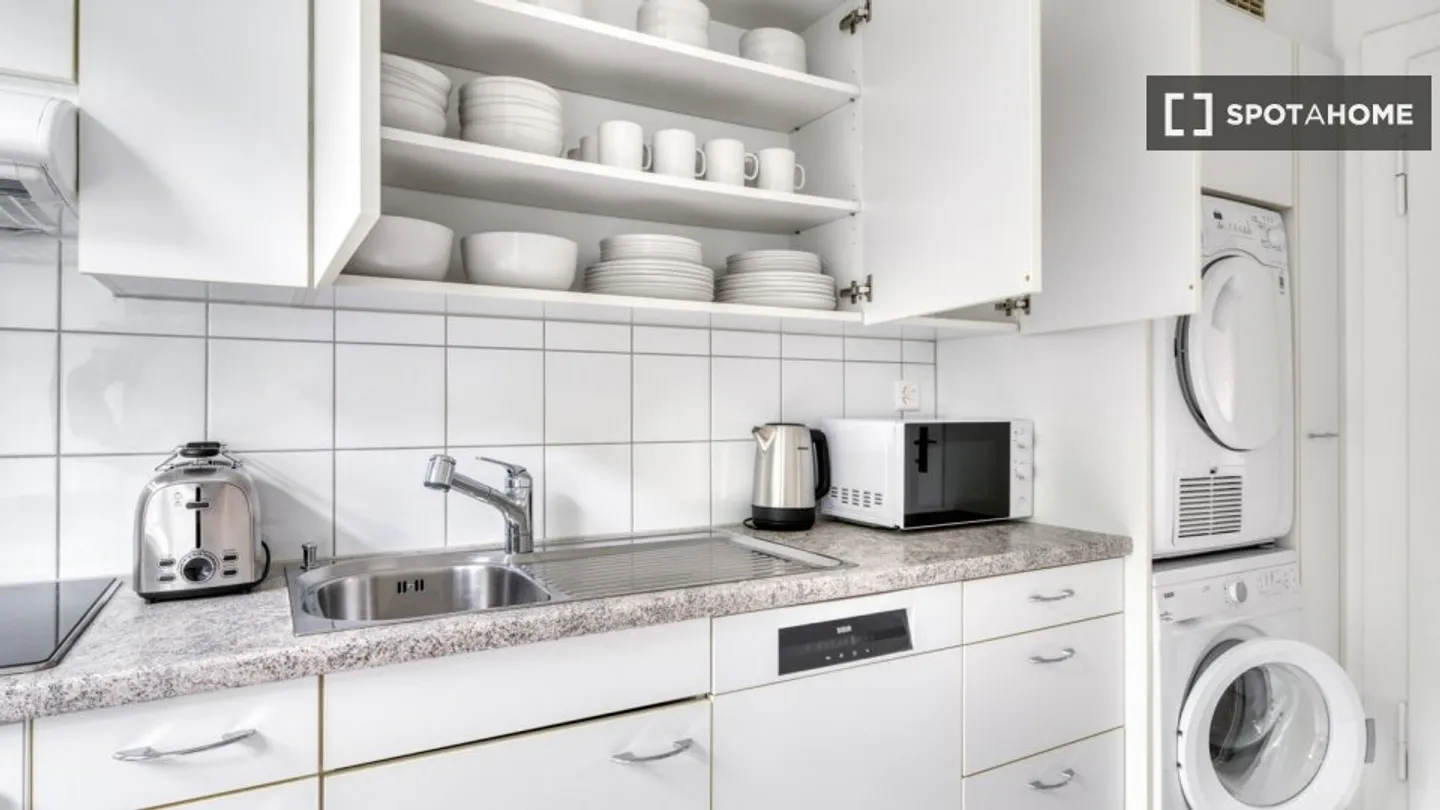 Discover, visit, and rent your new home online with complete confidence. - Photo 5 of 17