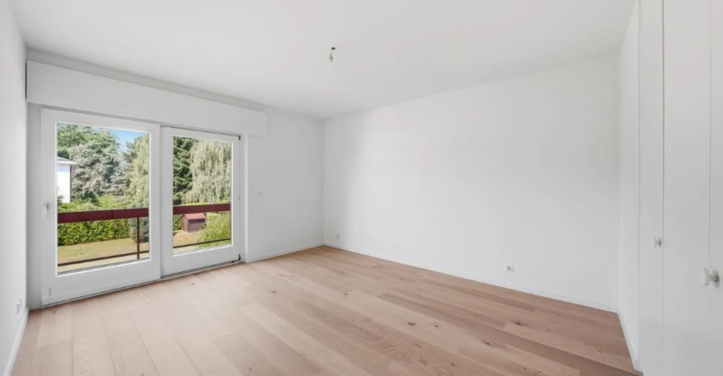 High-end apartment - Photo 10 of 13