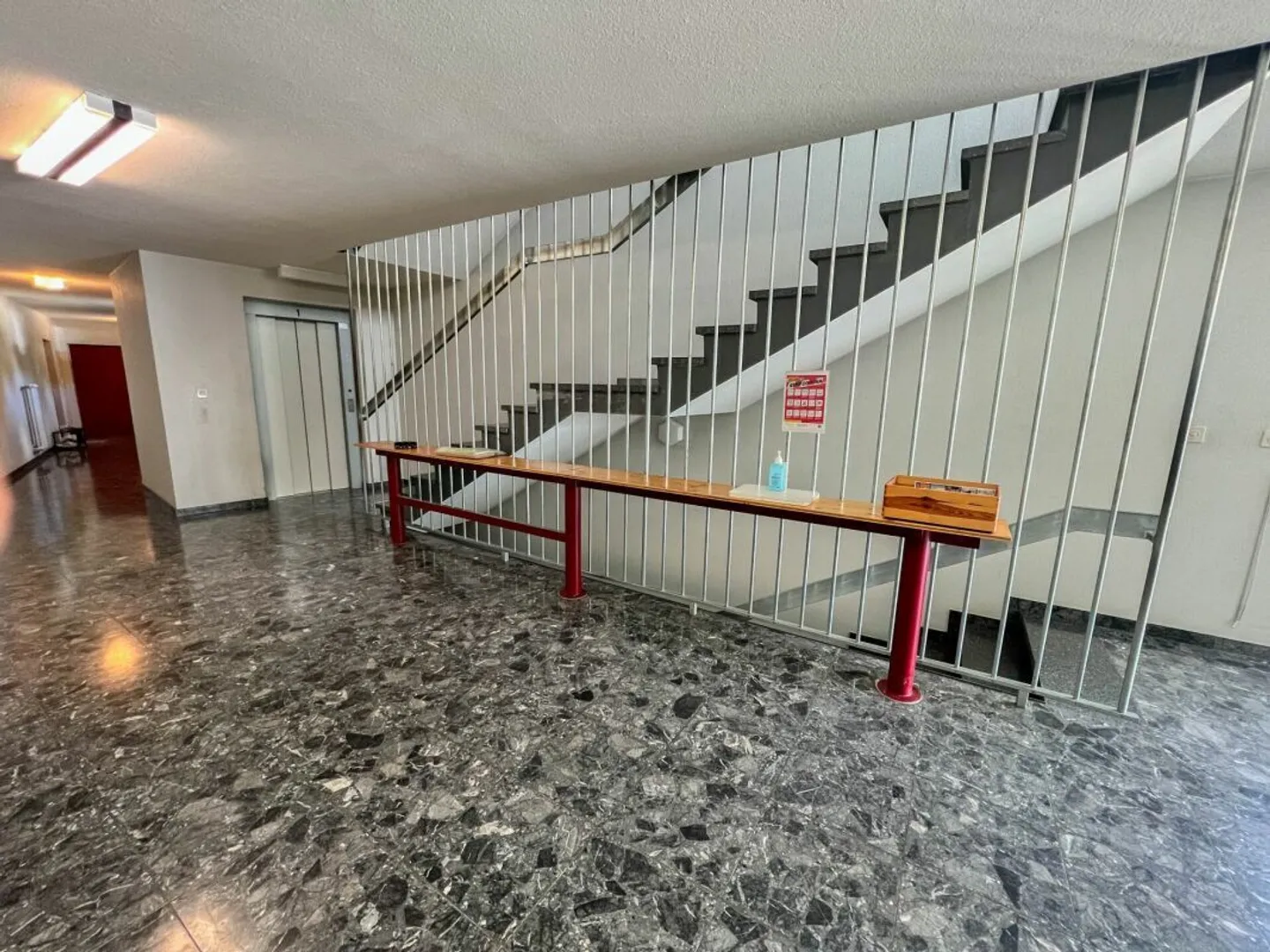 Bright 5-room apartment with balcony - Photo 16 of 17