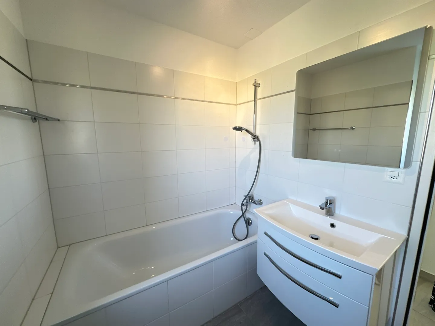 Ideally located with land and very good profitability - Photo 14 of 14
