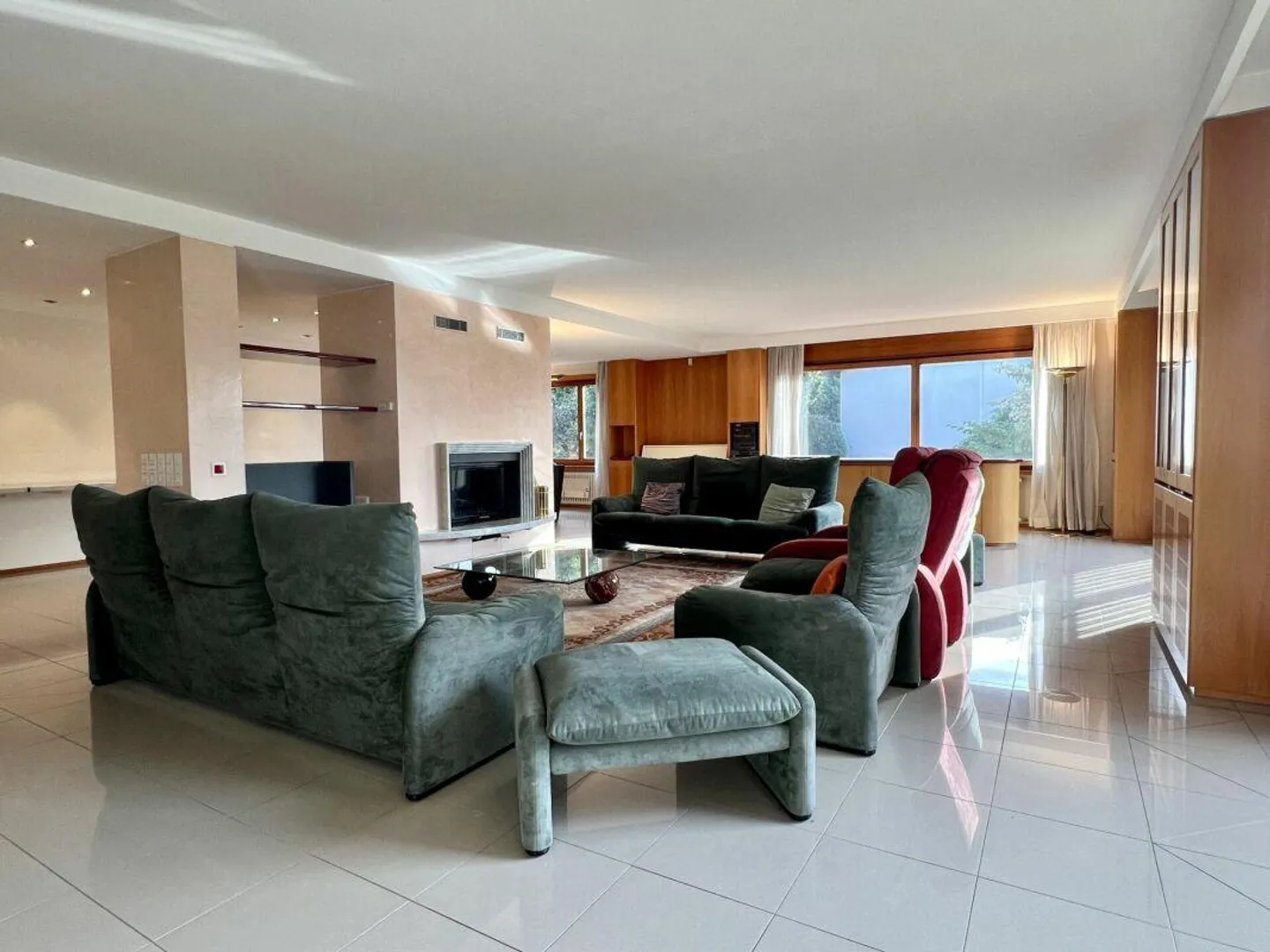 Grande ed elegante villa con terreno edificabile - Foto 4 di 15