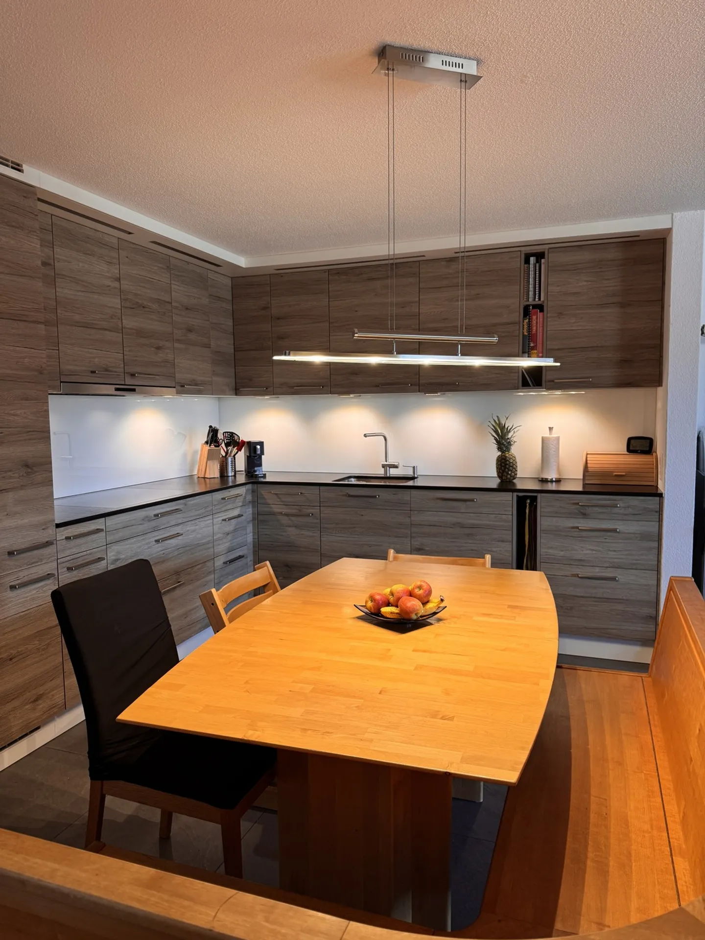 Charming Row House in Quiet Area - Photo 2 of 8