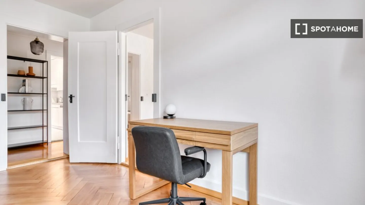 Discover, visit, and rent your new home online with complete confidence. - Photo 8 of 17