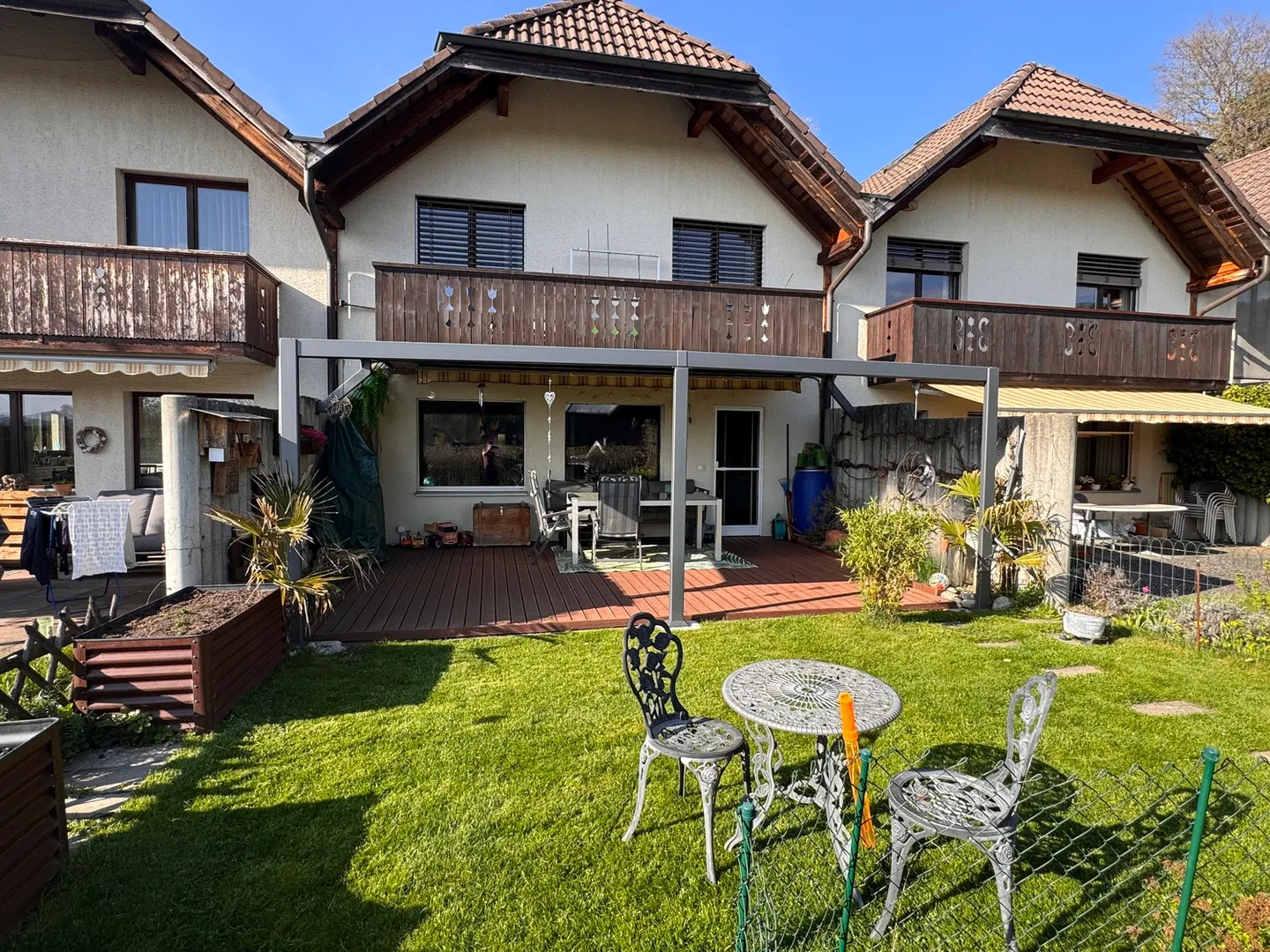 Charming Row House in Quiet Area - Photo 7 of 8