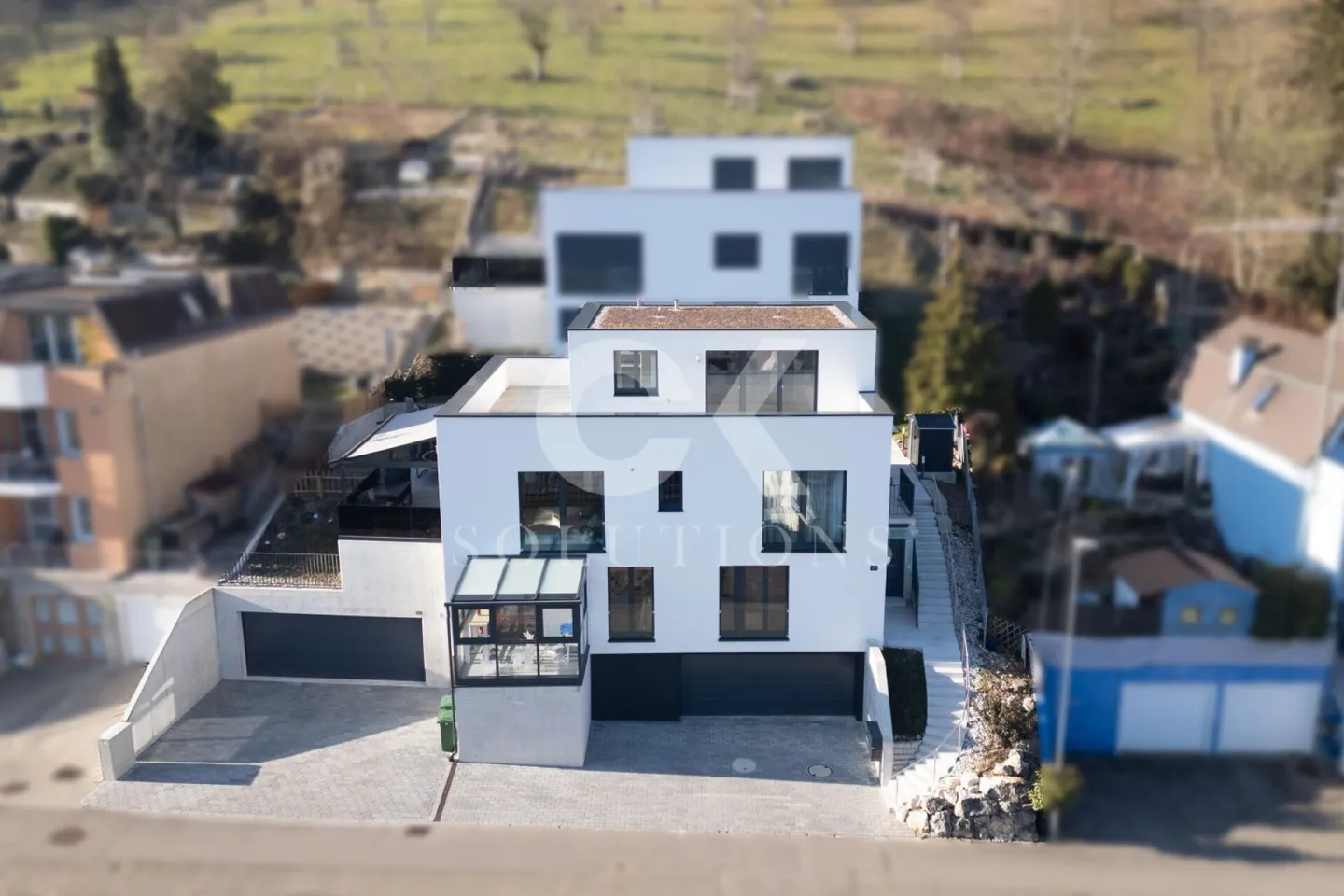 Une maison, de nombreuses possibilités - y compris un appartement séparé ! - Photo 1 sur 13