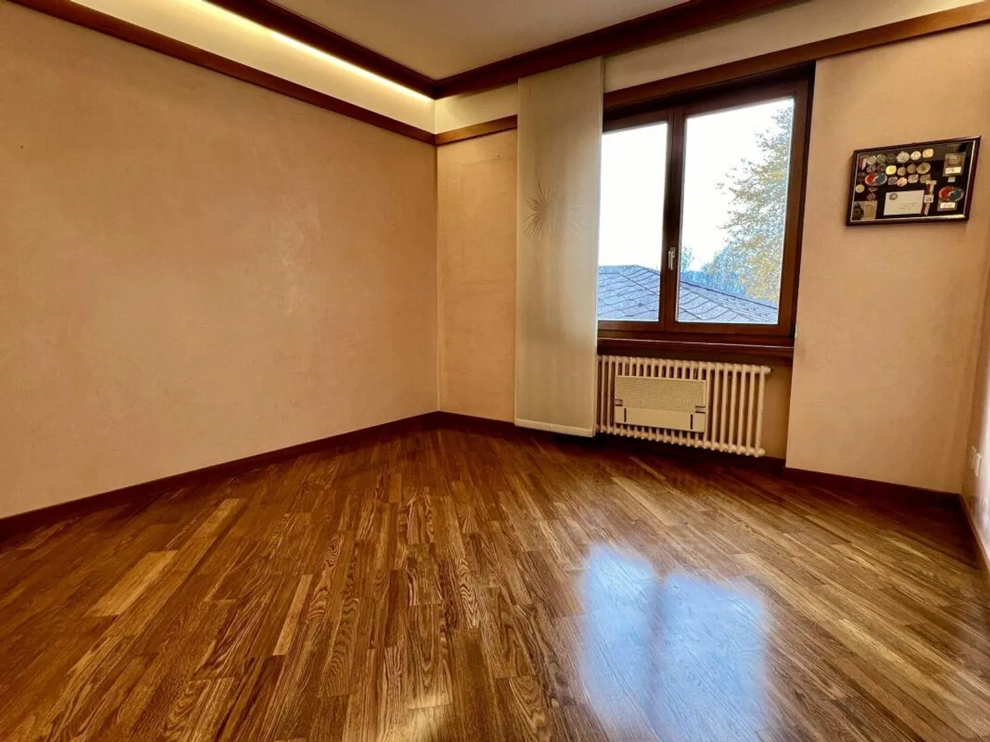 Grande ed elegante villa con terreno edificabile - Foto 12 di 15